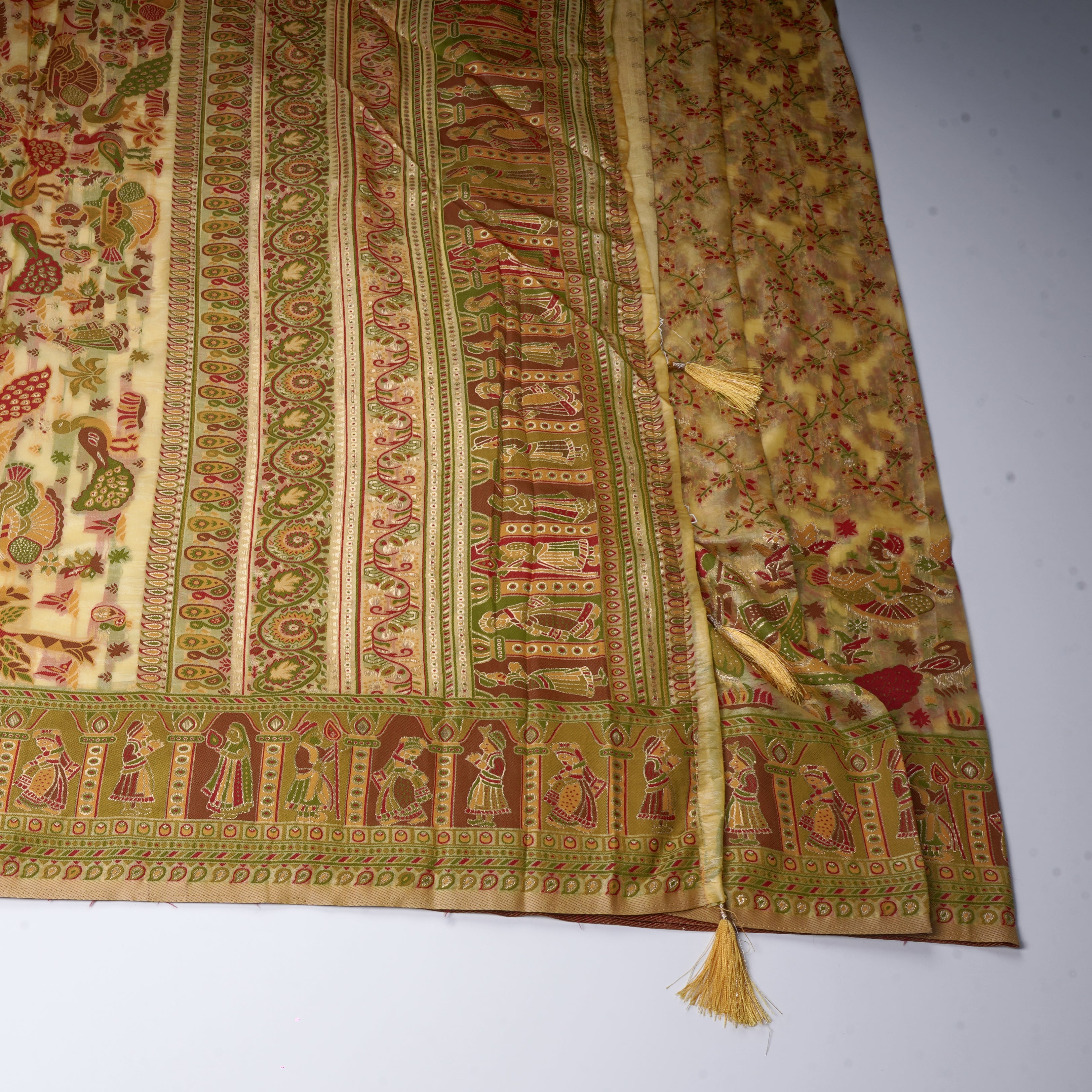 Dola Silk Saree With Pashmina Artistry