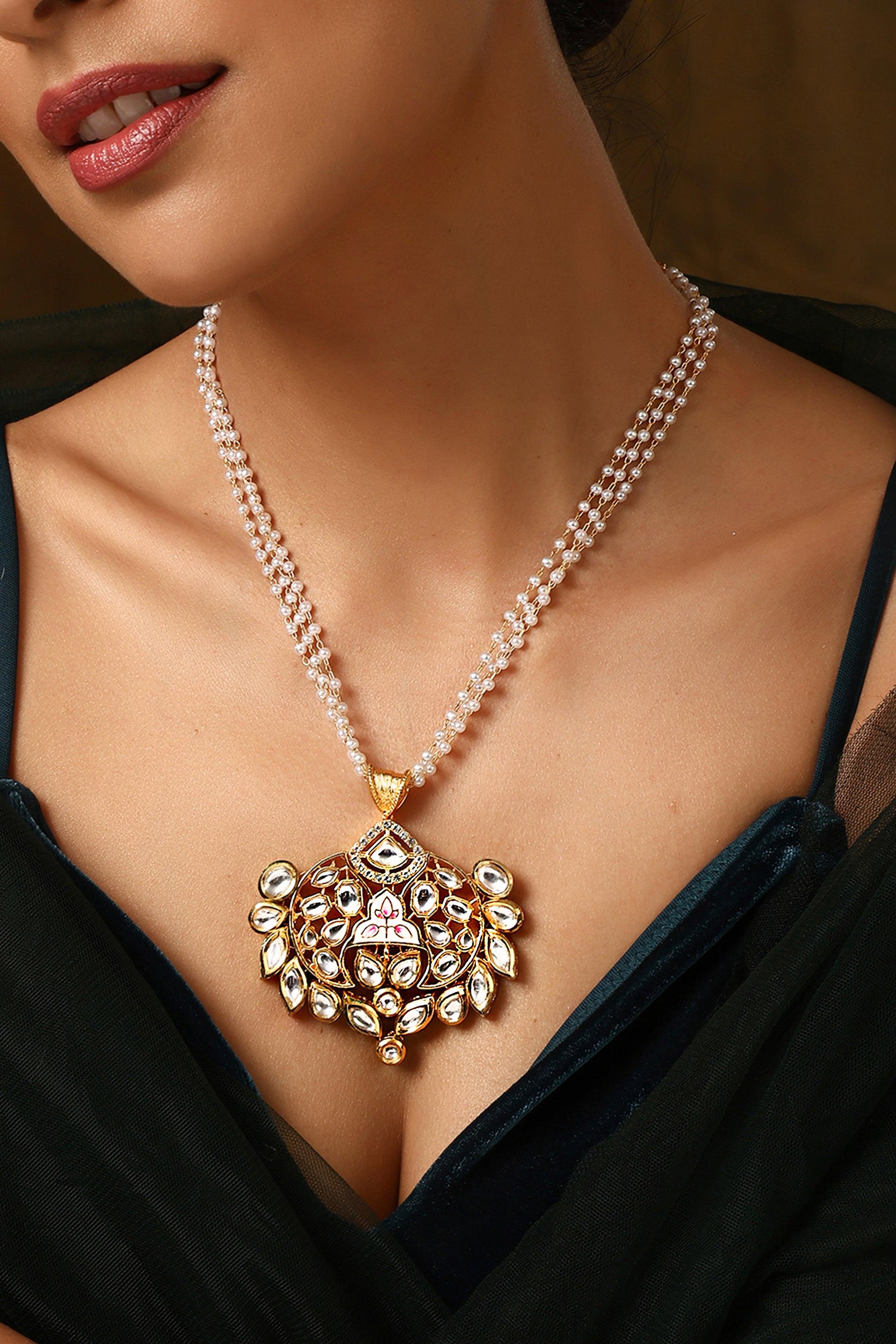 Lustrous Ivory Kundan Pendant Necklace - Dyulokha