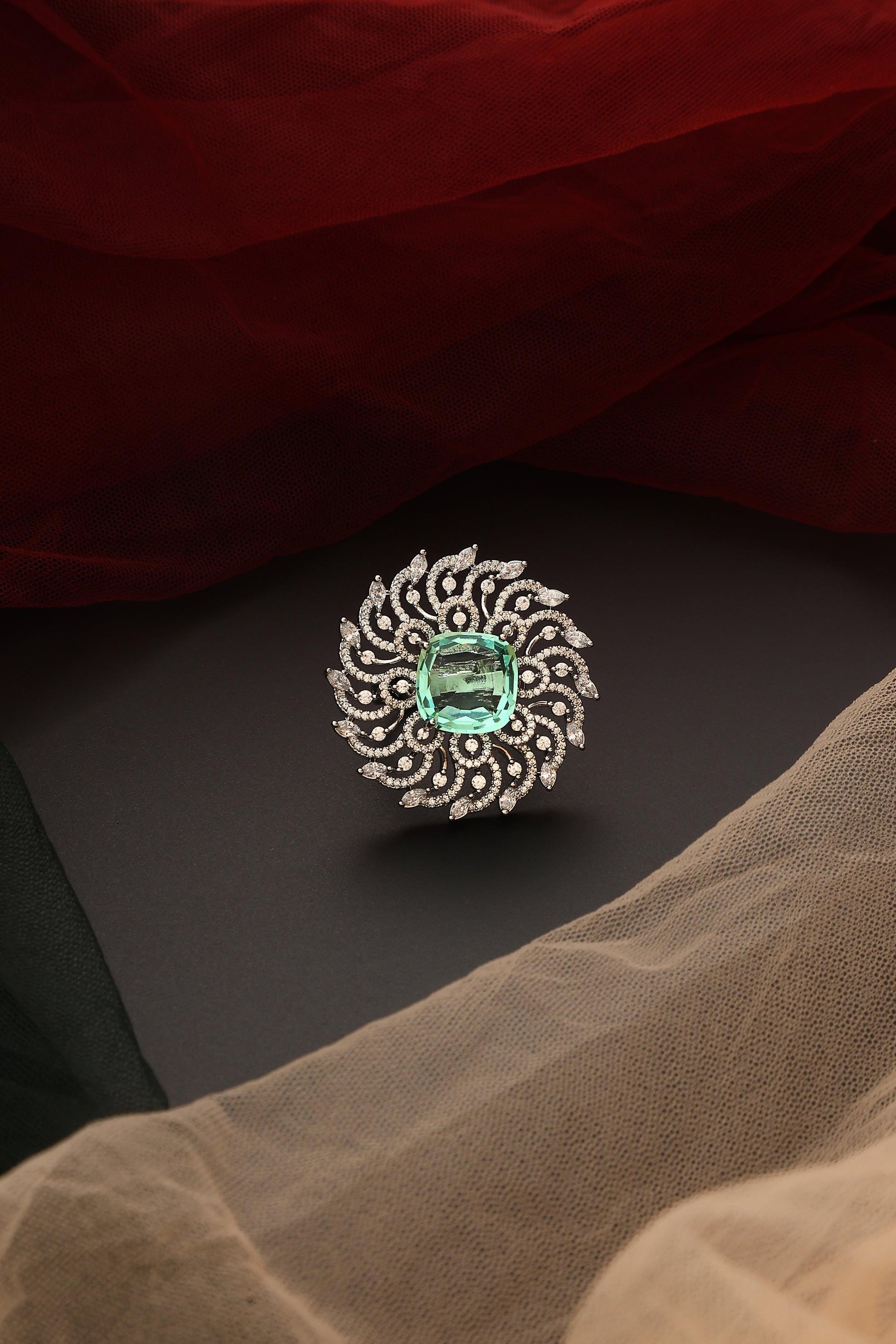 Emerald Enchantment Zirconia Ring - Dyulokha