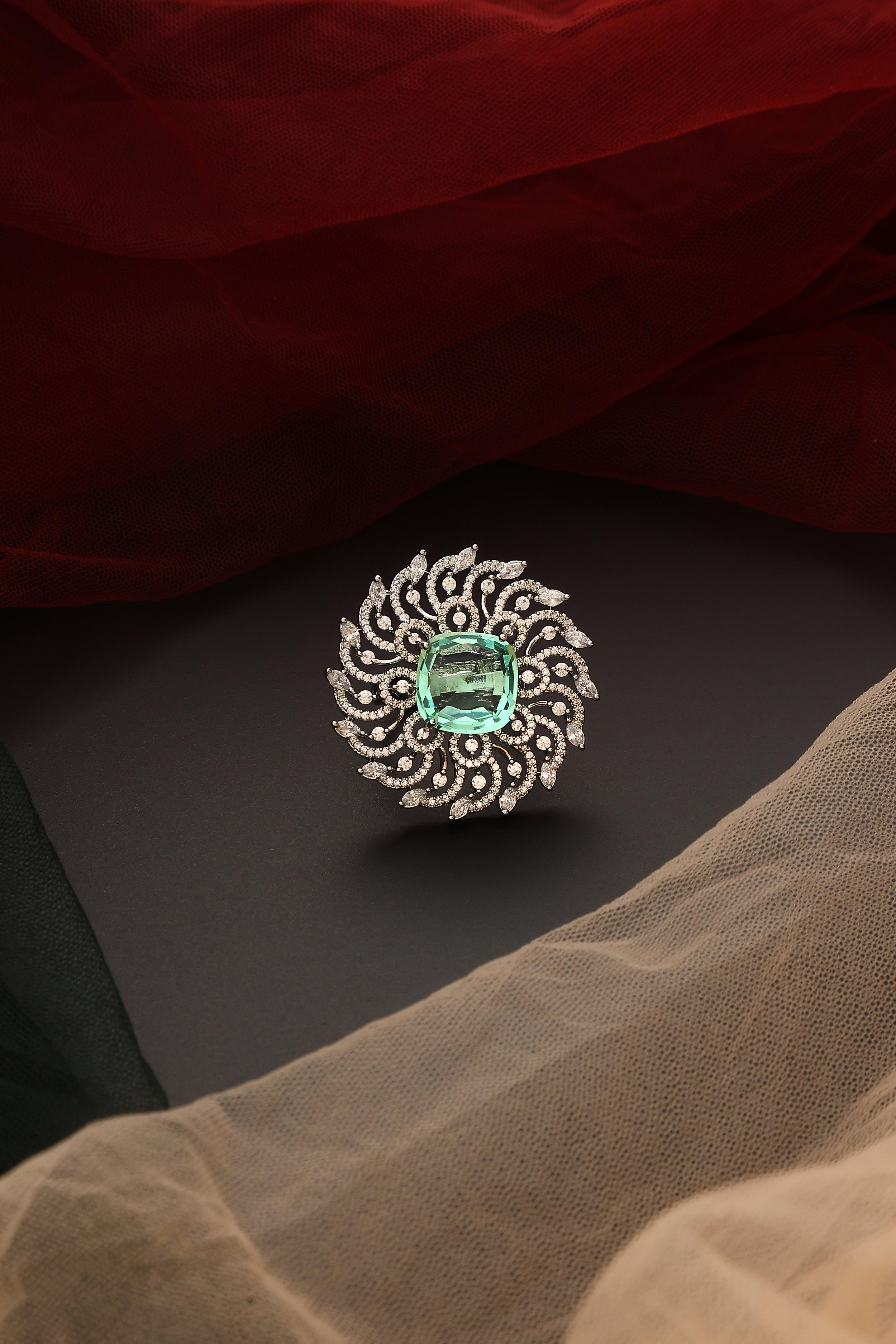 Emerald Enchantment Zirconia Ring - Dyulokha