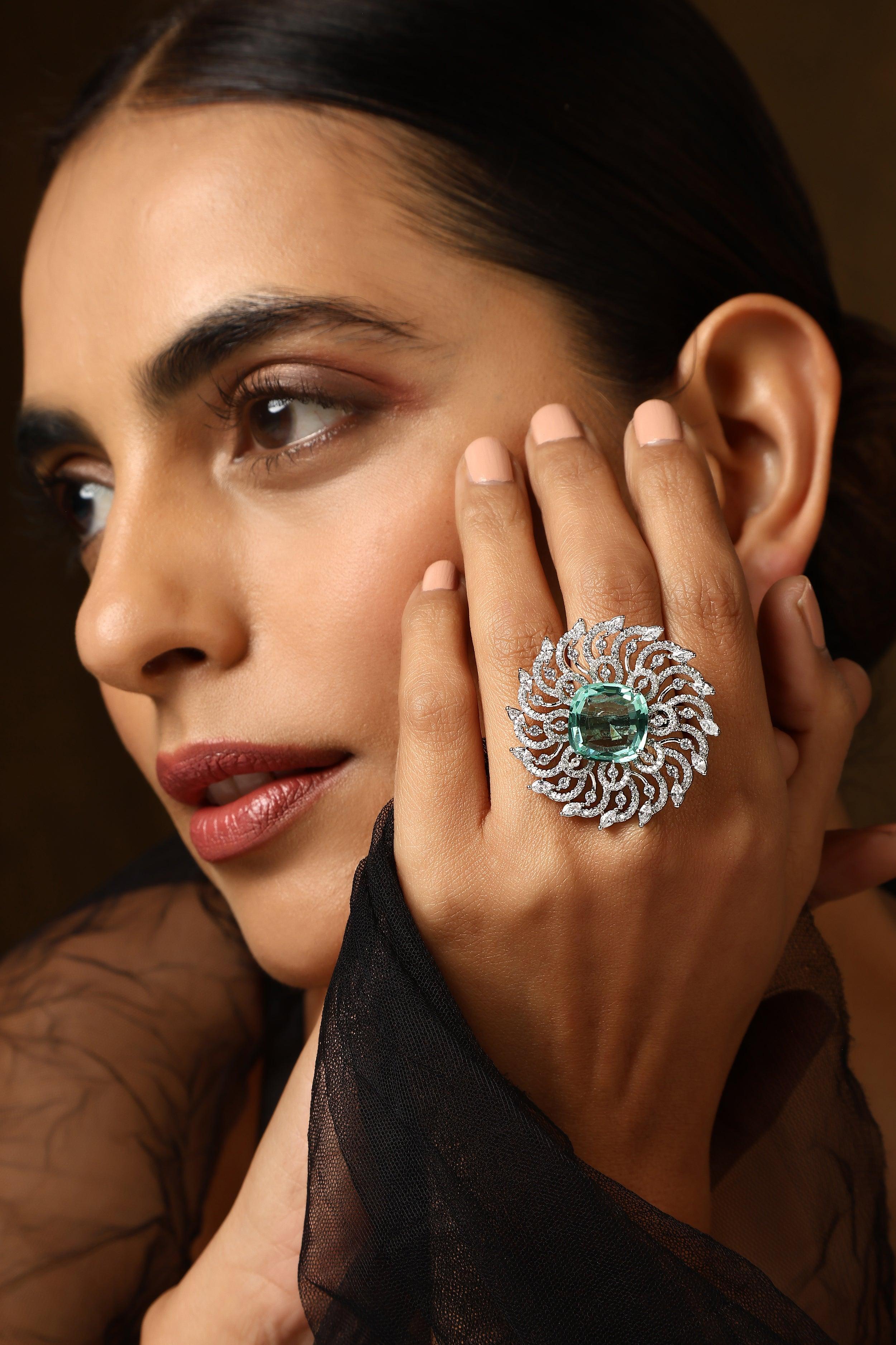Emerald Enchantment Zirconia Ring - Dyulokha