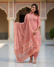 Kurta Set with Floral Embroidery