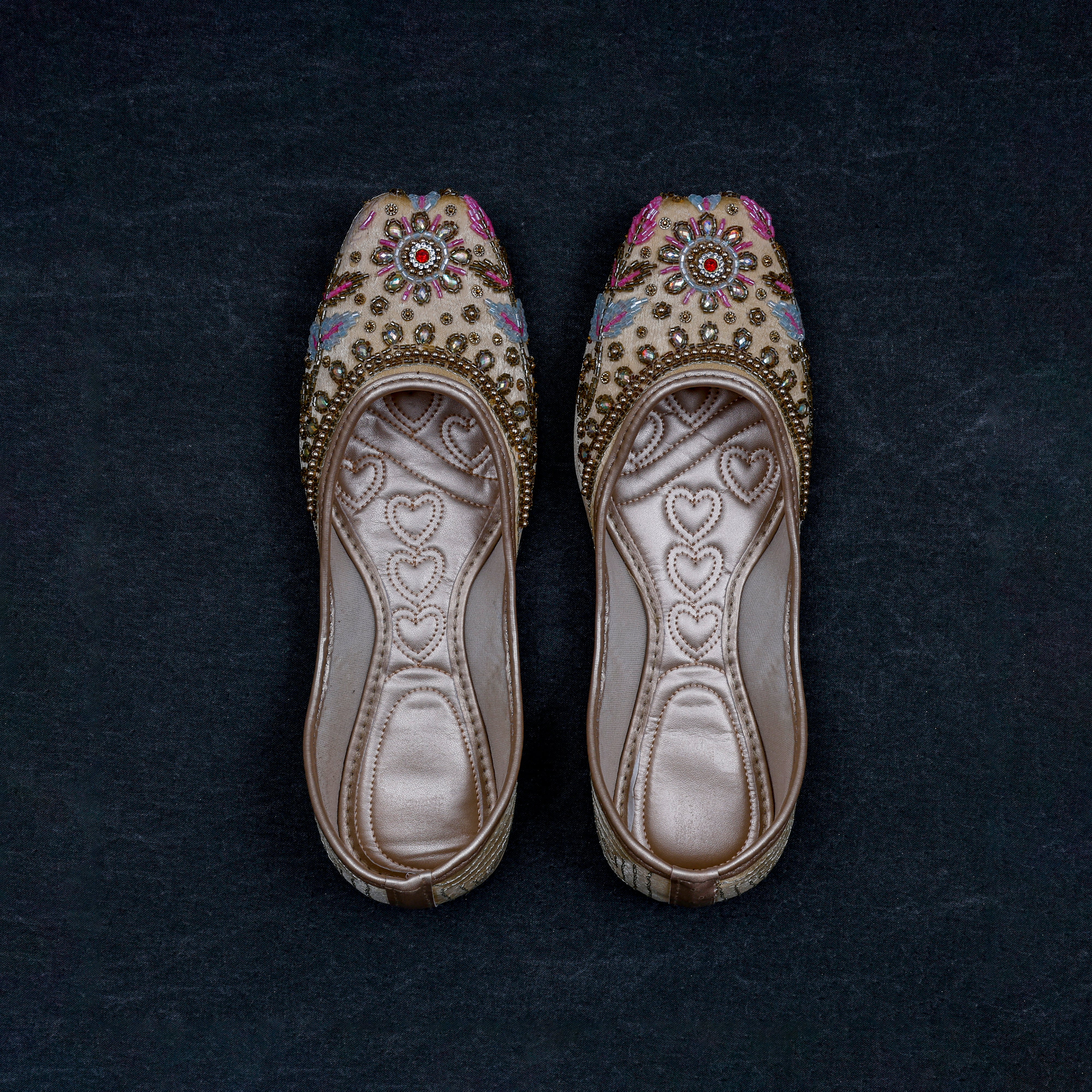 Gold Handcrafted Closed Toe Jutti