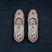 Beige Artisan Crafted Ethnic Jutti