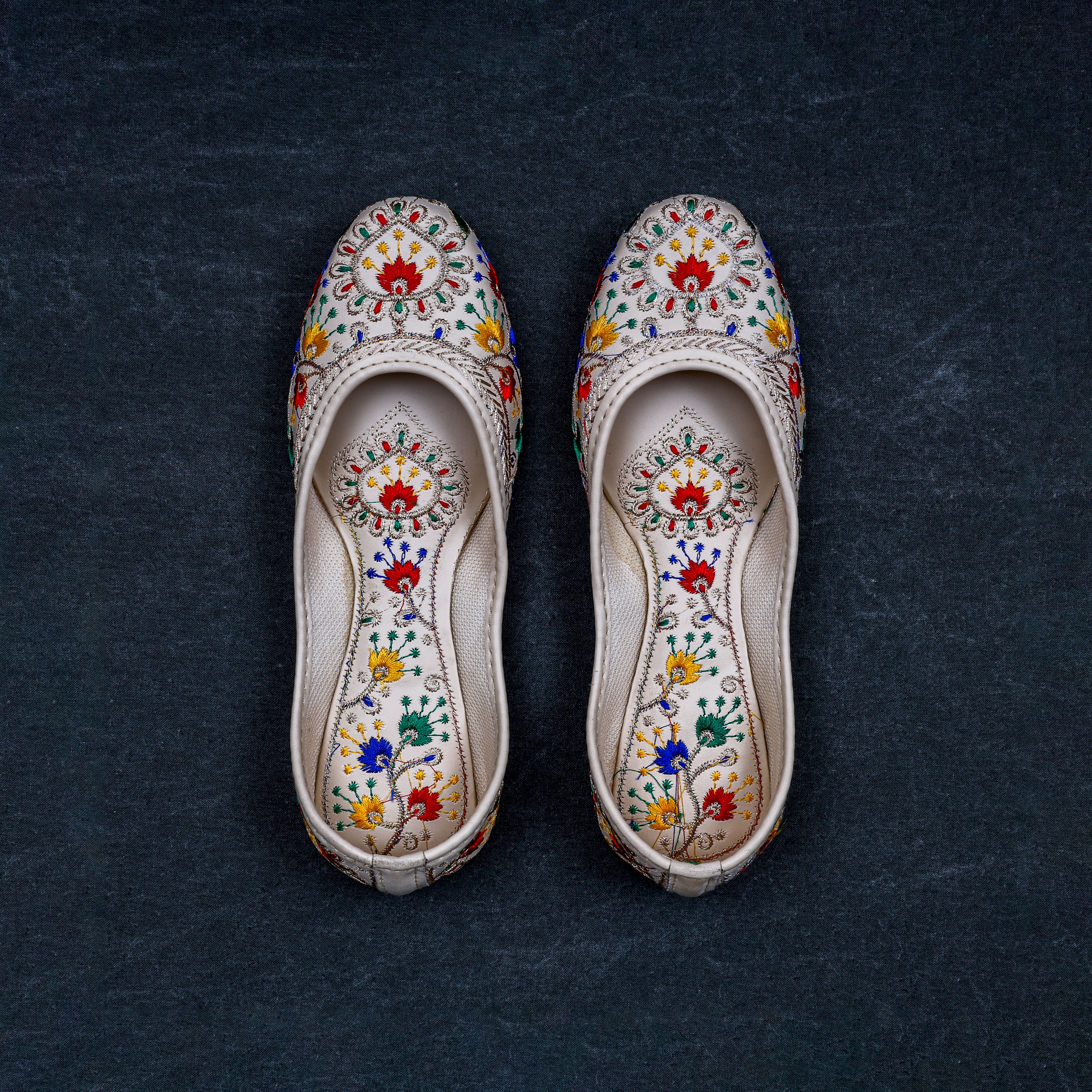 Beige Artisan Crafted Ethnic Jutti