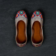 Soft Rexine Gold Round Toe Jutti