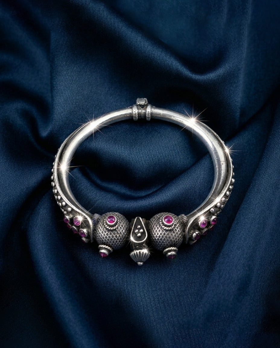 Artistry Curve Bangle