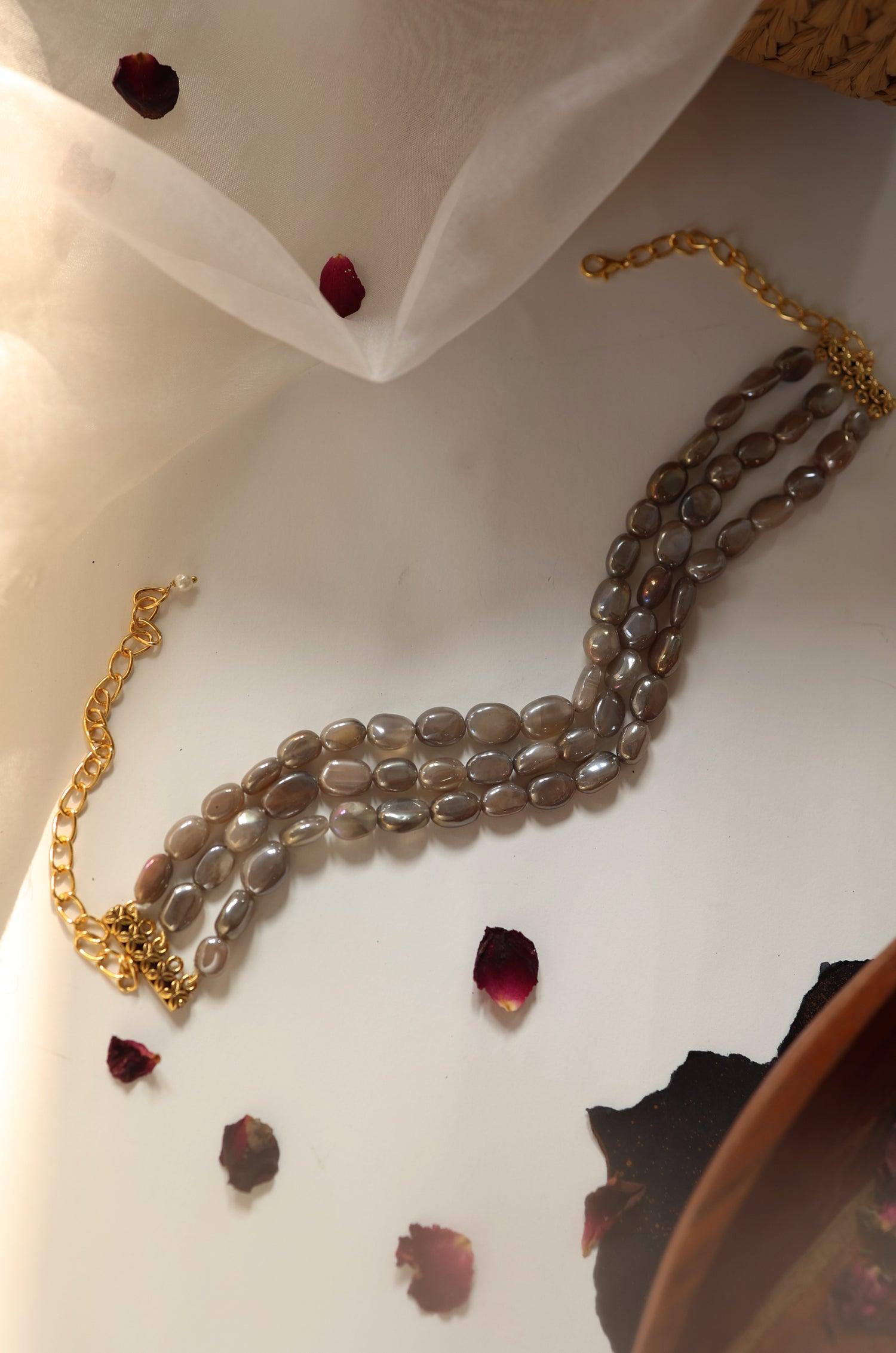 Luminous Moonstone Choker - Dyulokha