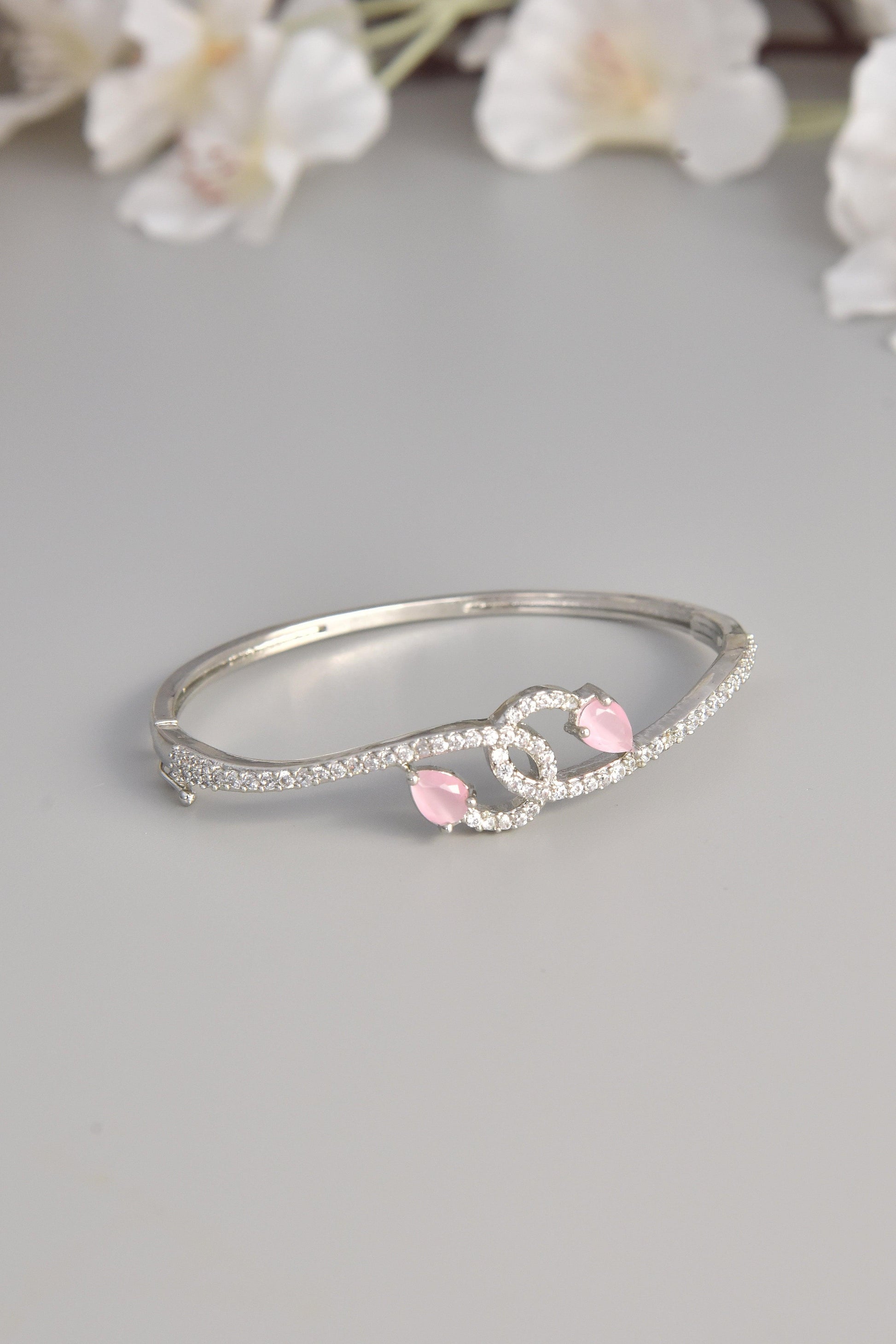 Rose Petal Gleam Bracelet - Dyulokha