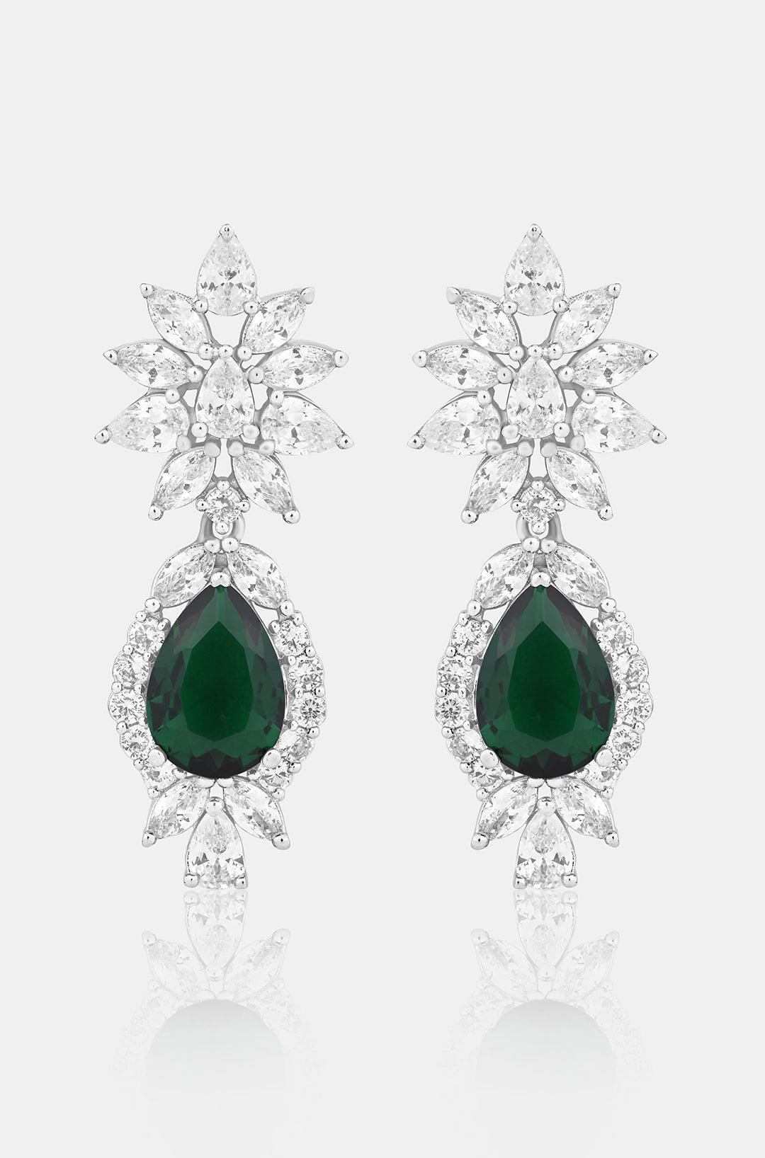 Emerald Glow Diamond Necklace Set - Dyulokha