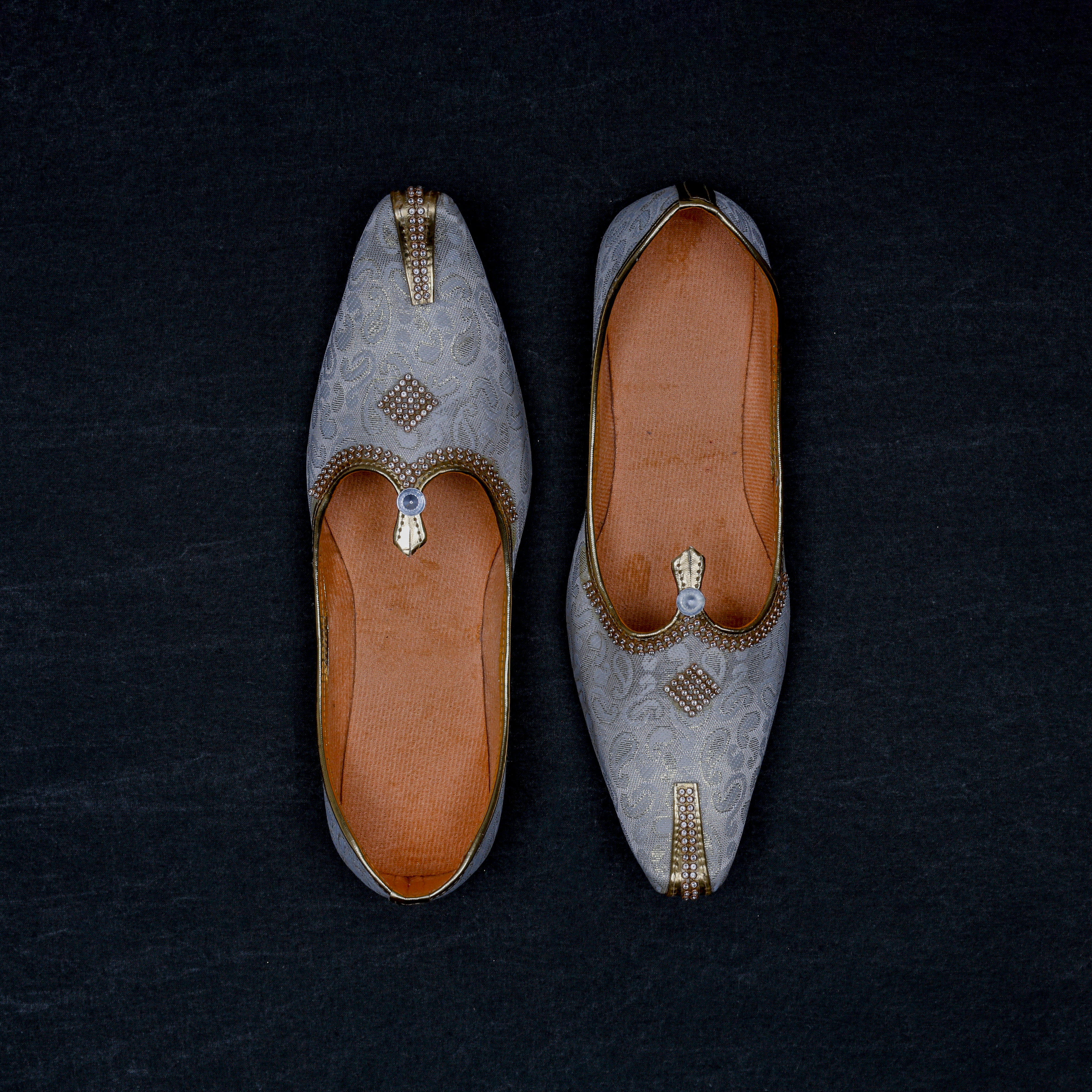 Cream Textured Artisan Ethnic Mojari