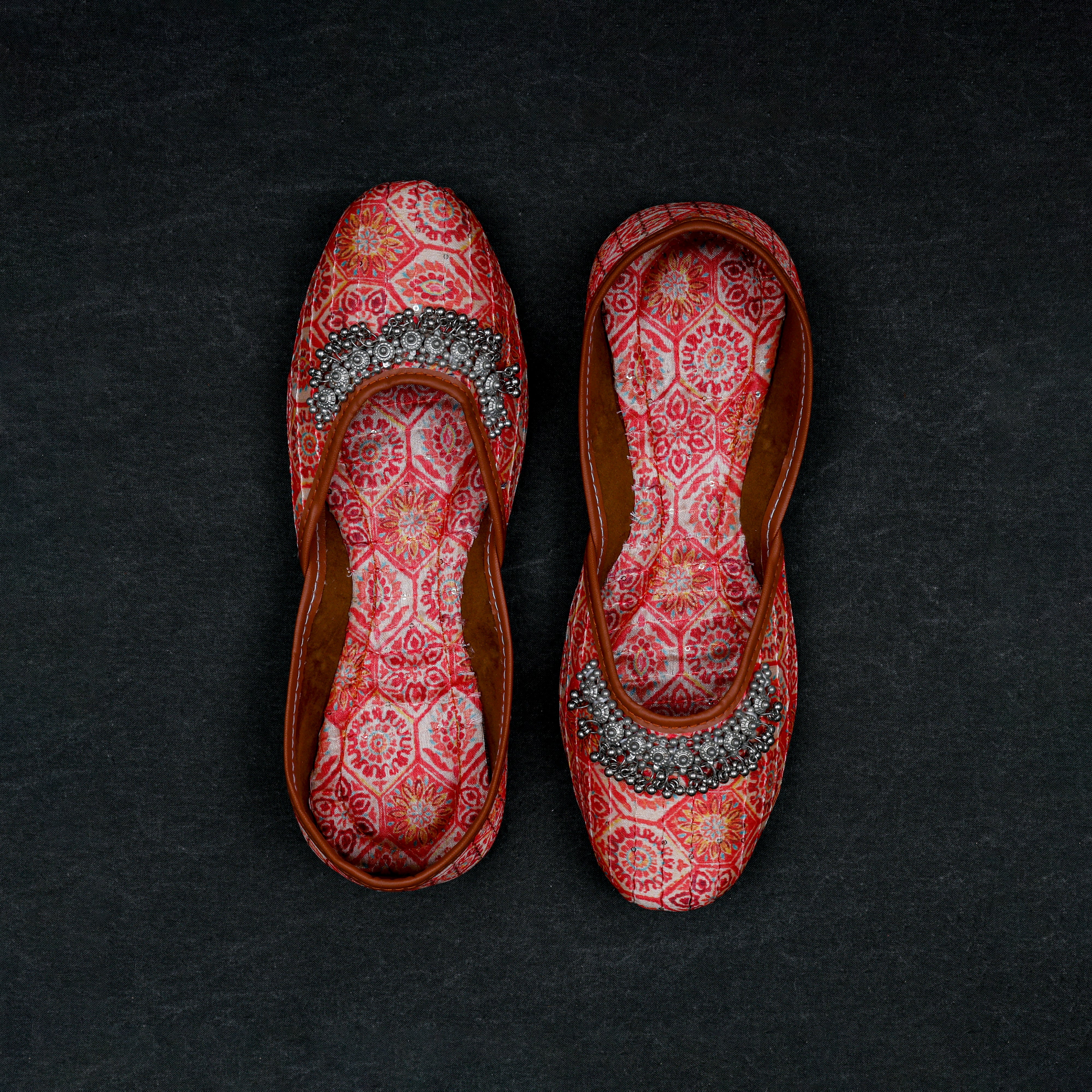 Textured Red Ethnic Jutti
