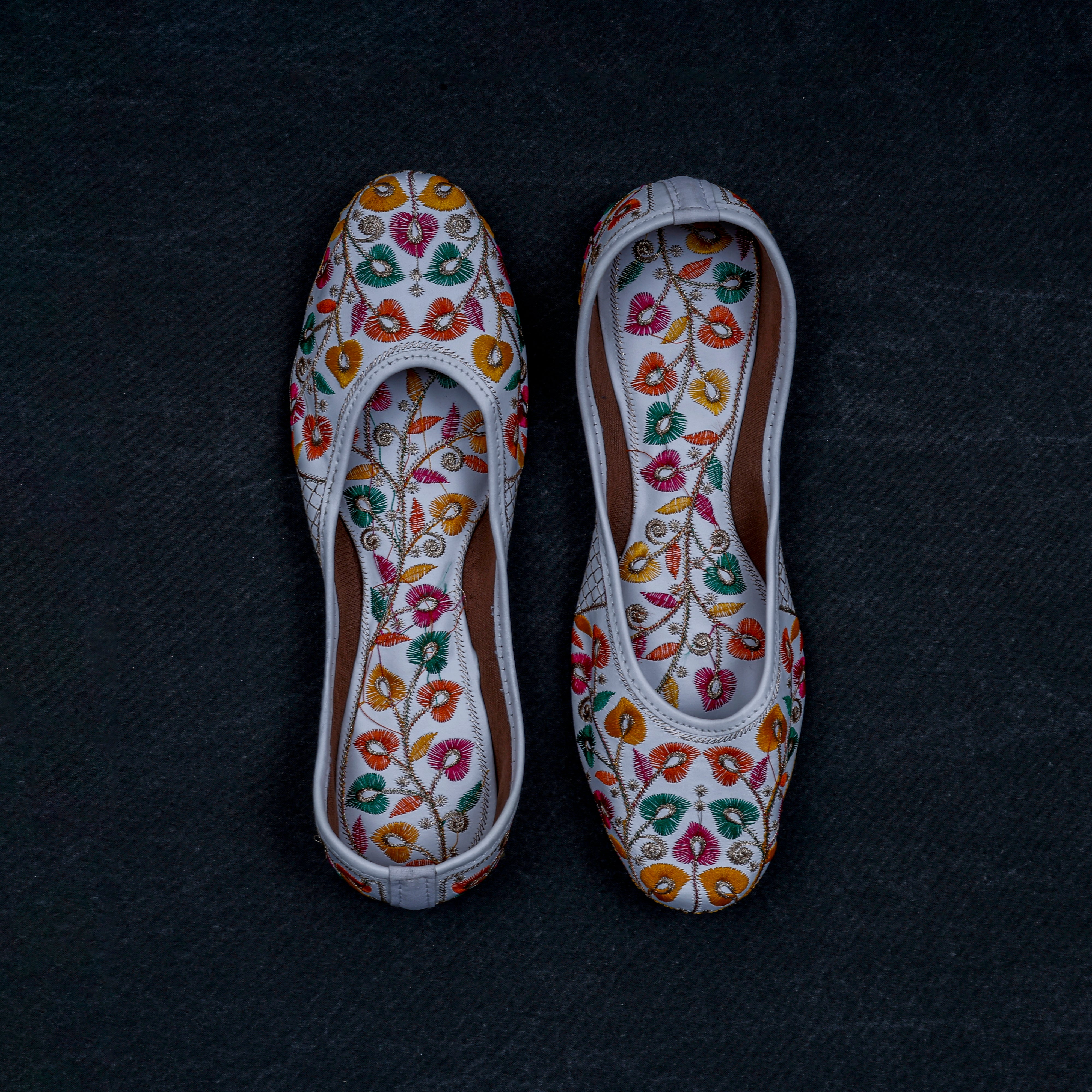 White Handcrafted Almond Shape Jutti