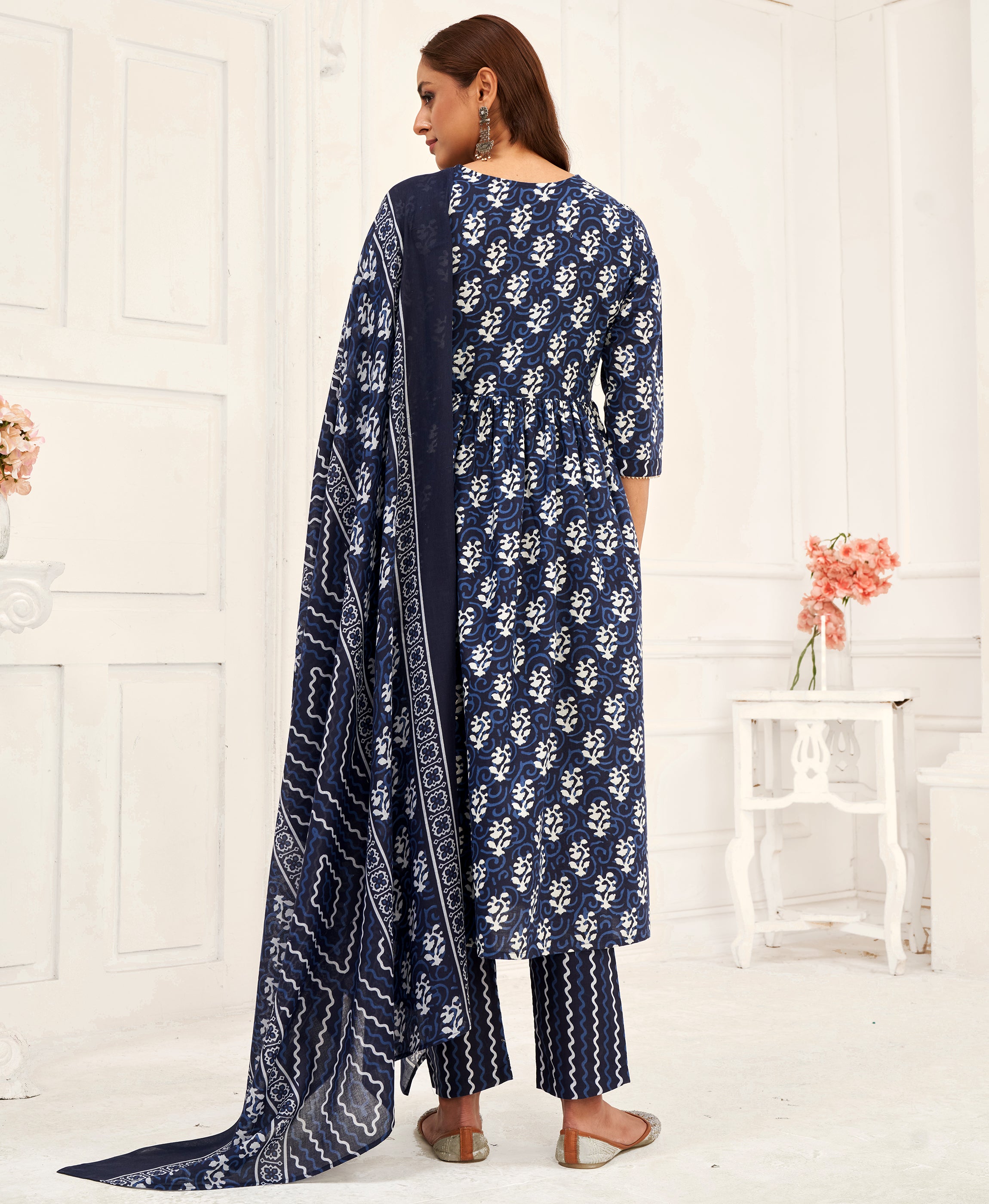 Cotton Thread Embroidered Kurta Set