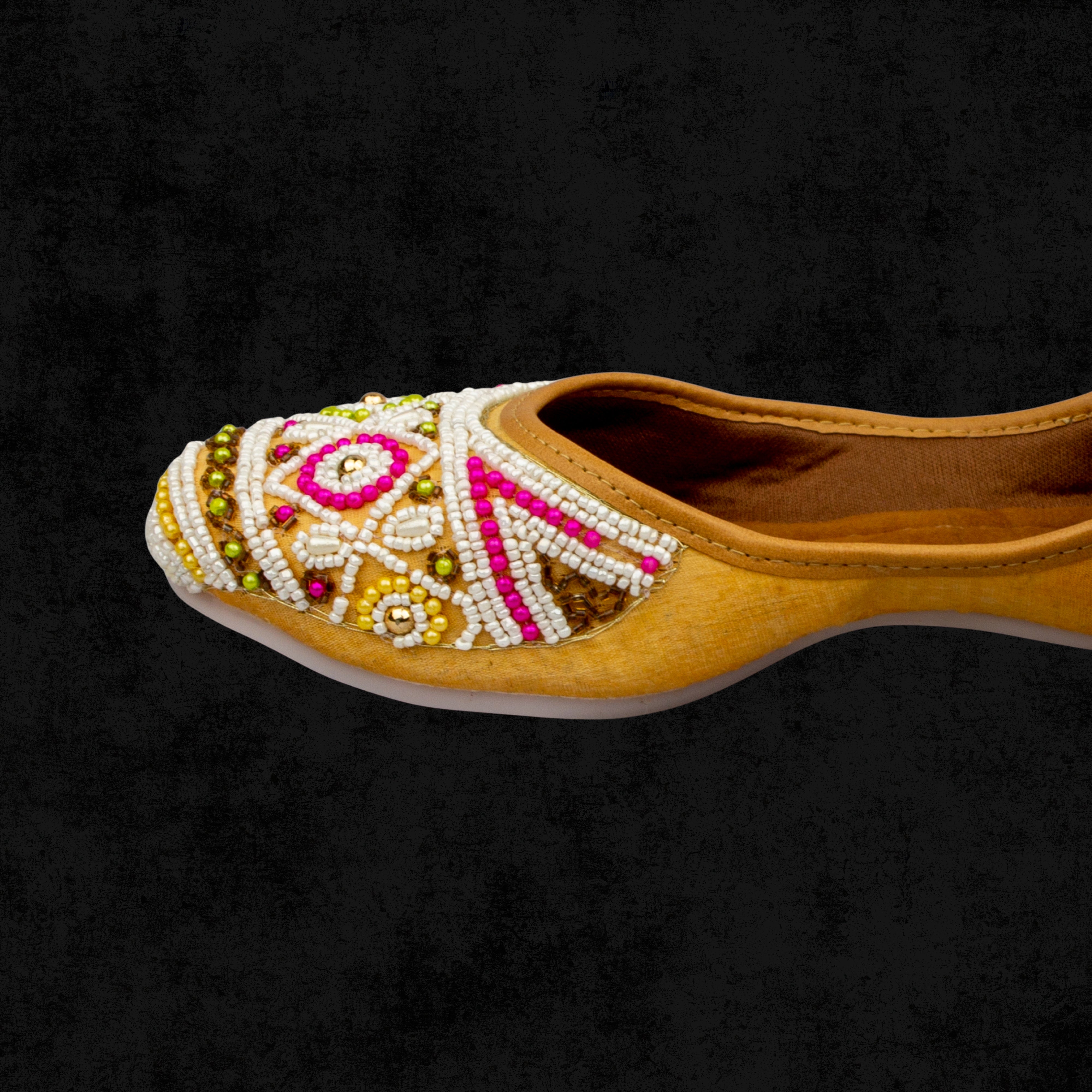 Soft Fabric White Closed Toe Jutti
