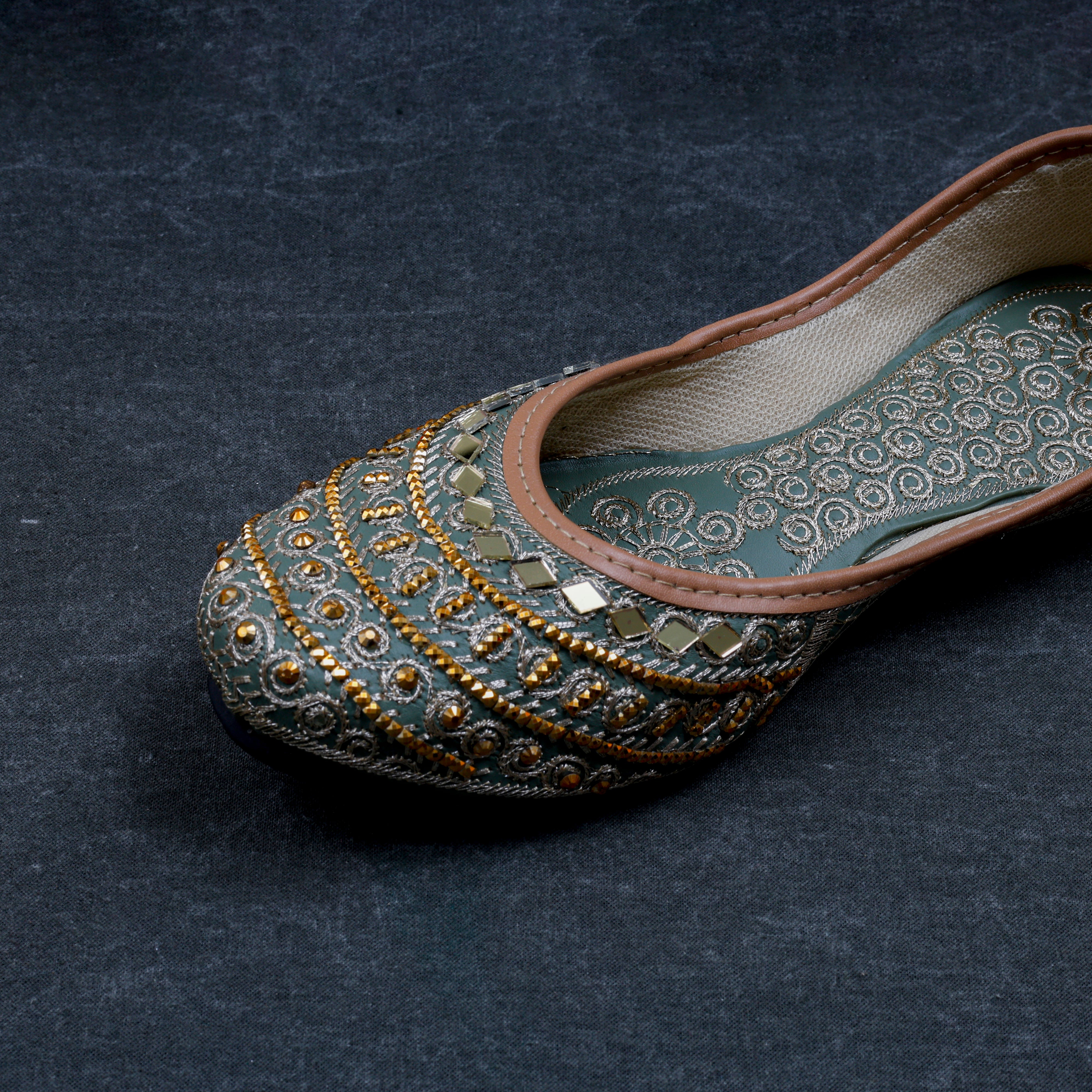 Green Two Tone Heritage Ethnic Jutti
