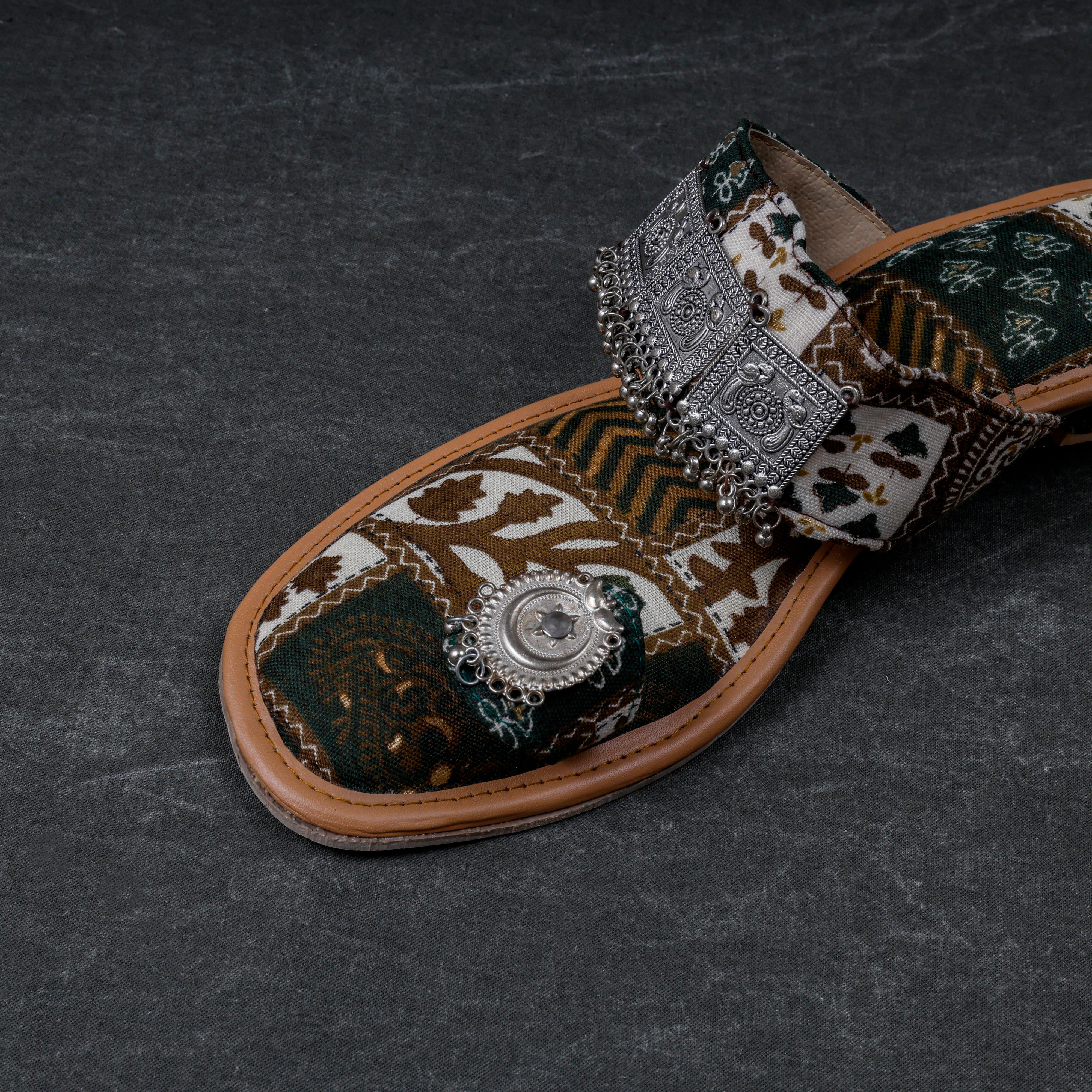Green Two Tone Ethnic Flats