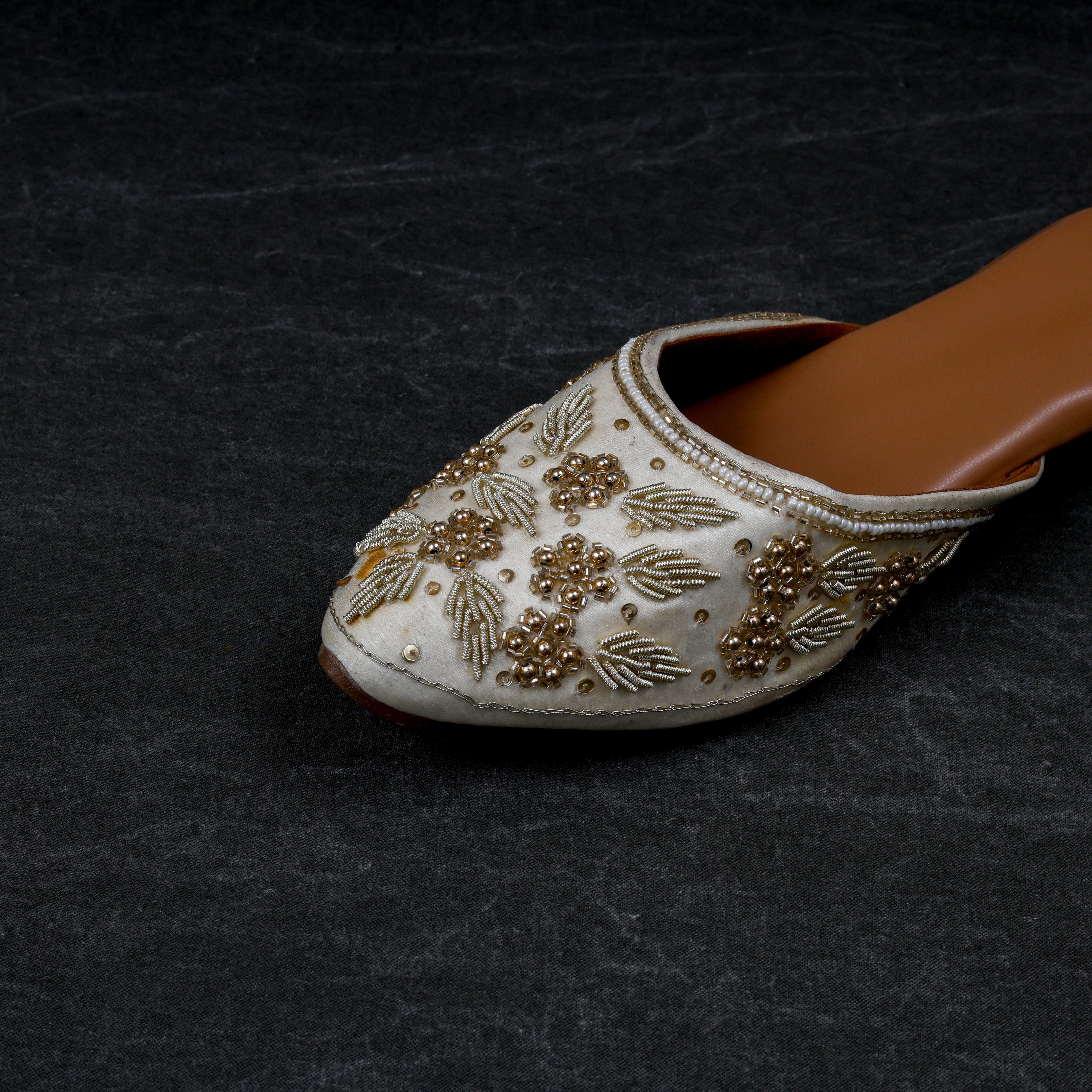 Cream Textured Fabric Pointed Mules