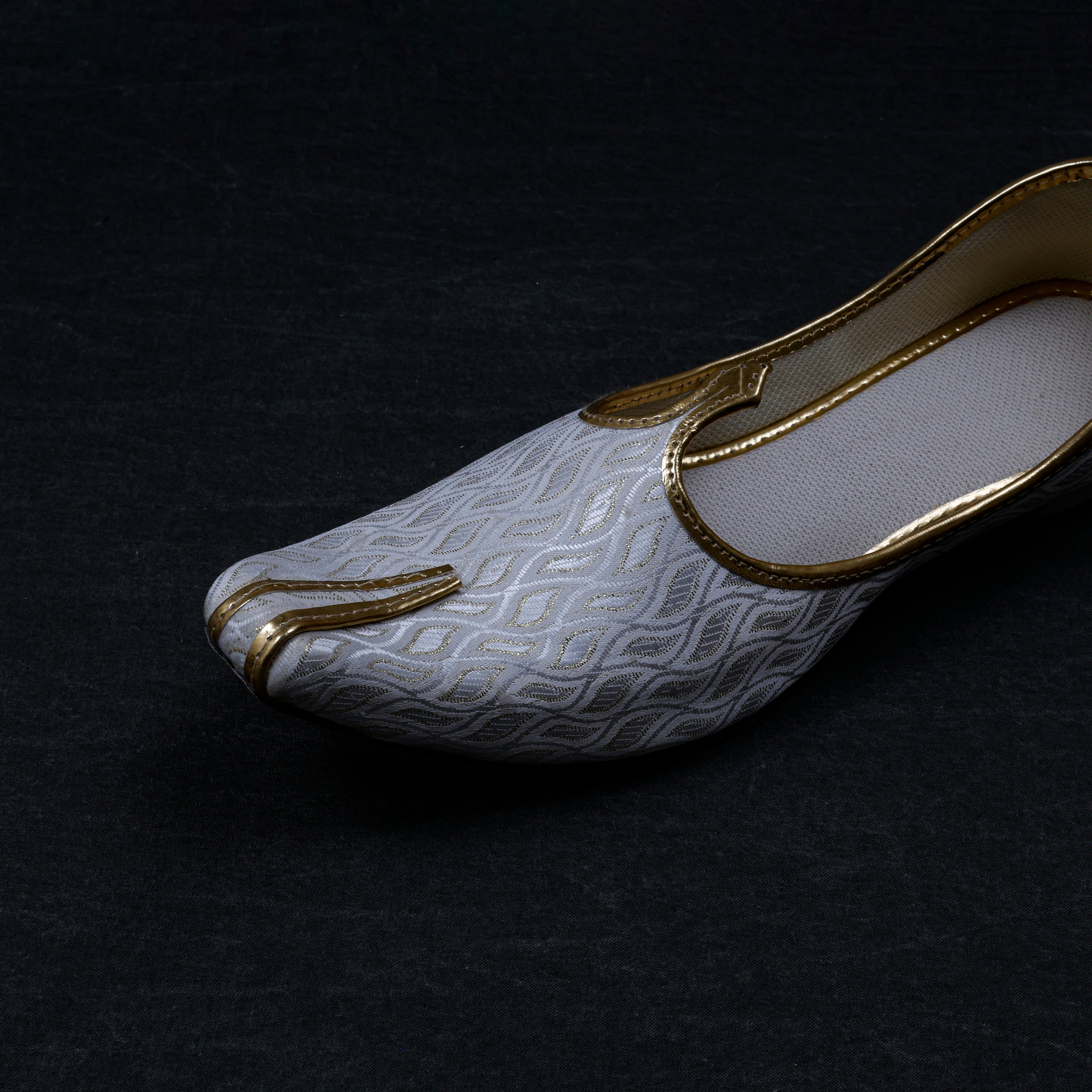 White Textured Artisan Mojari