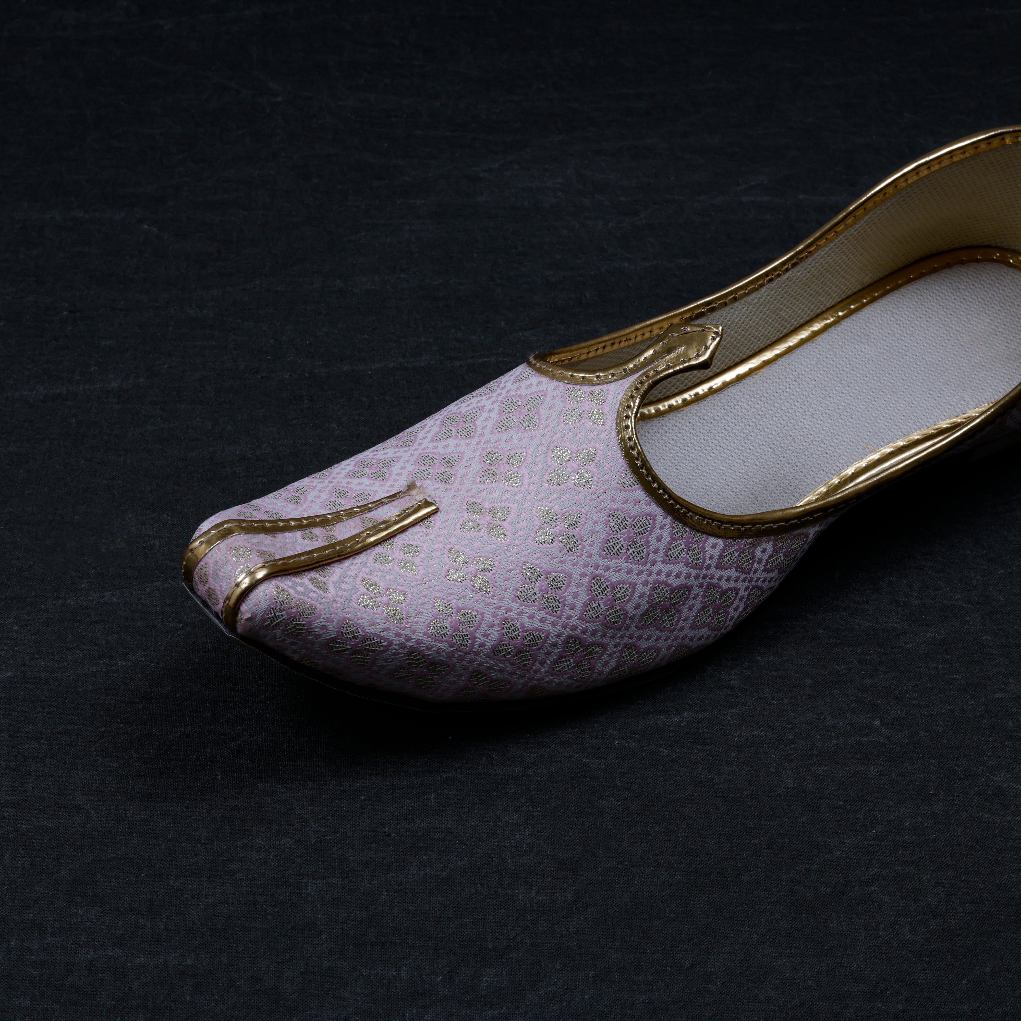 Textured Baby Pink Ethnic Mojari
