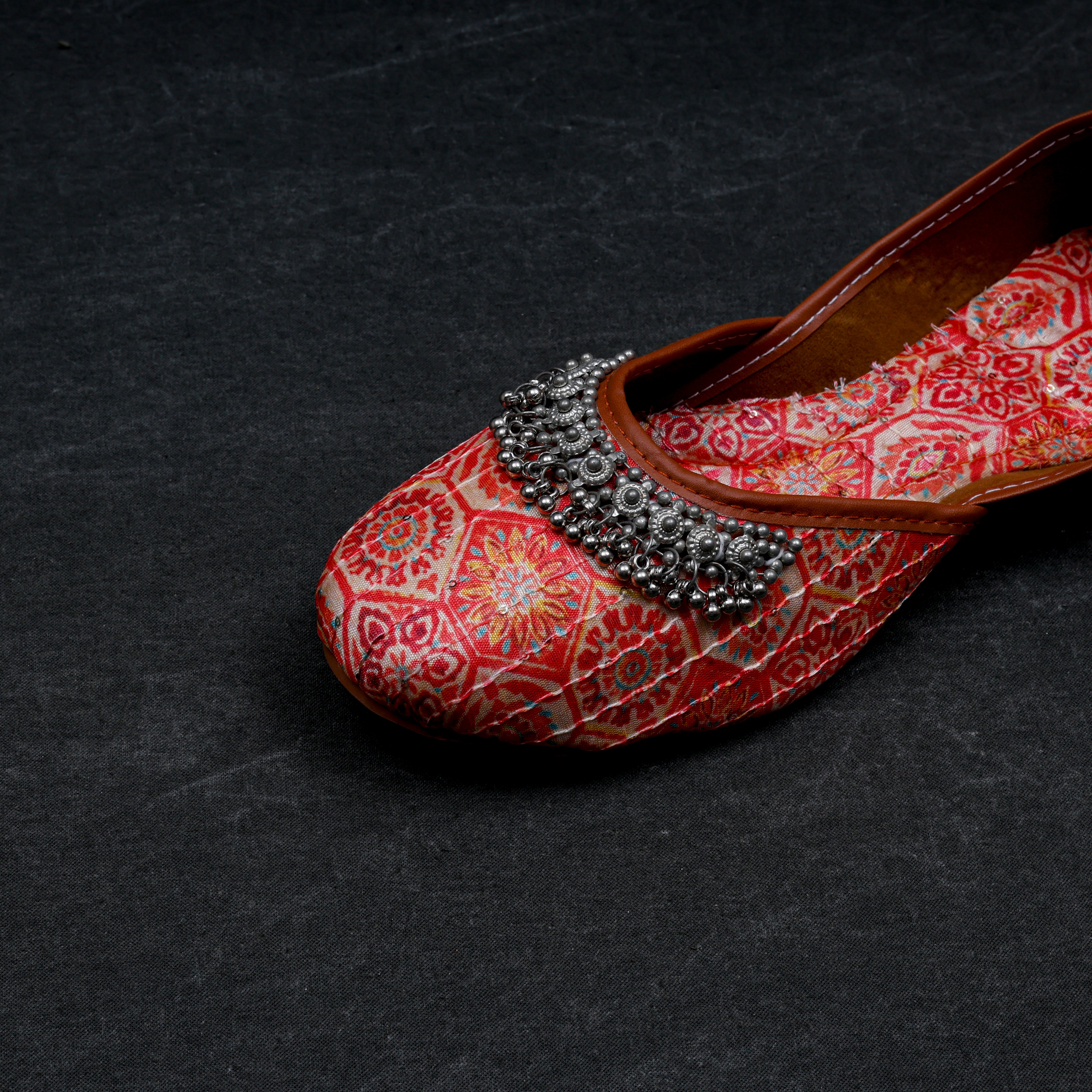 Textured Red Ethnic Jutti