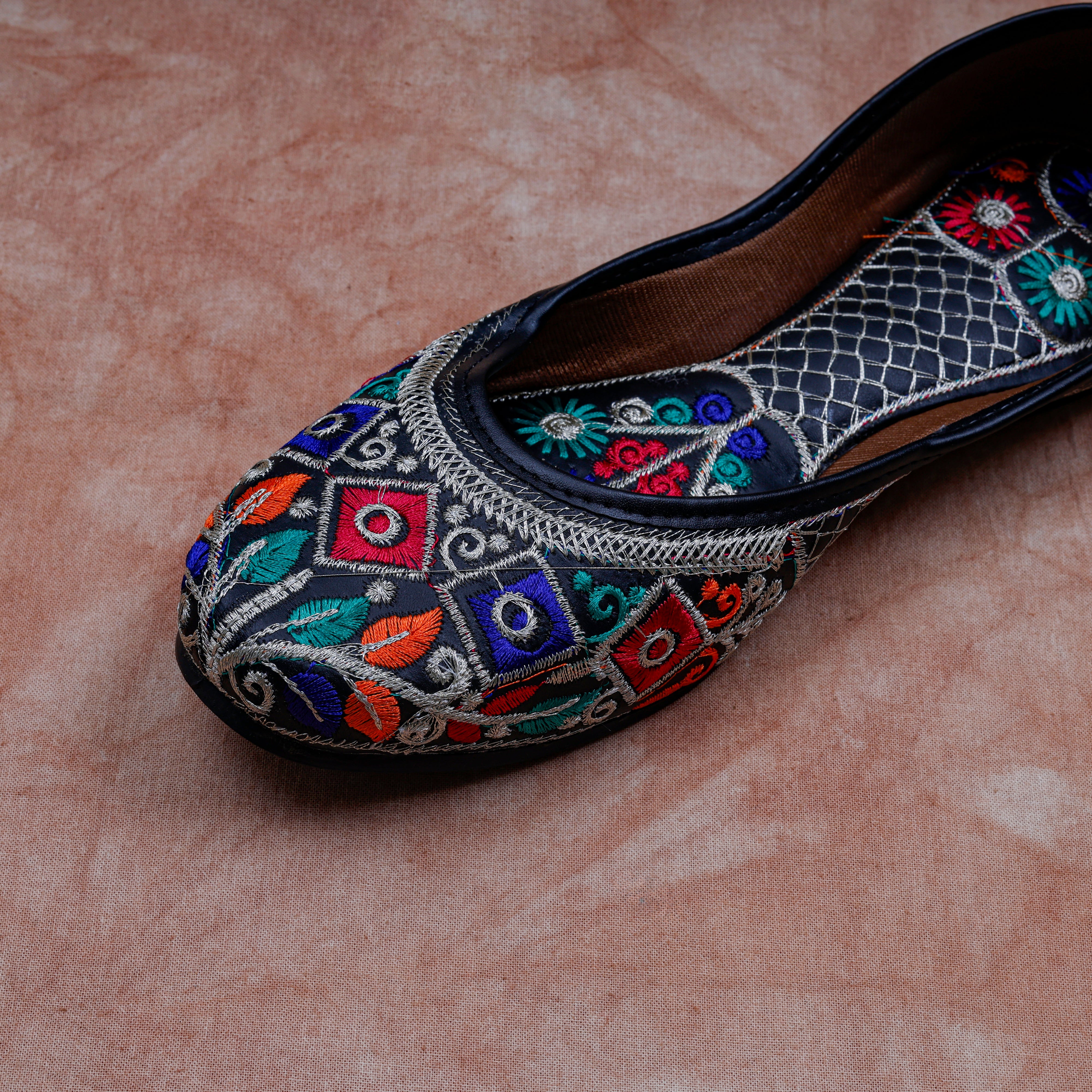 Black Textured Almond Shape Ethnic Jutti