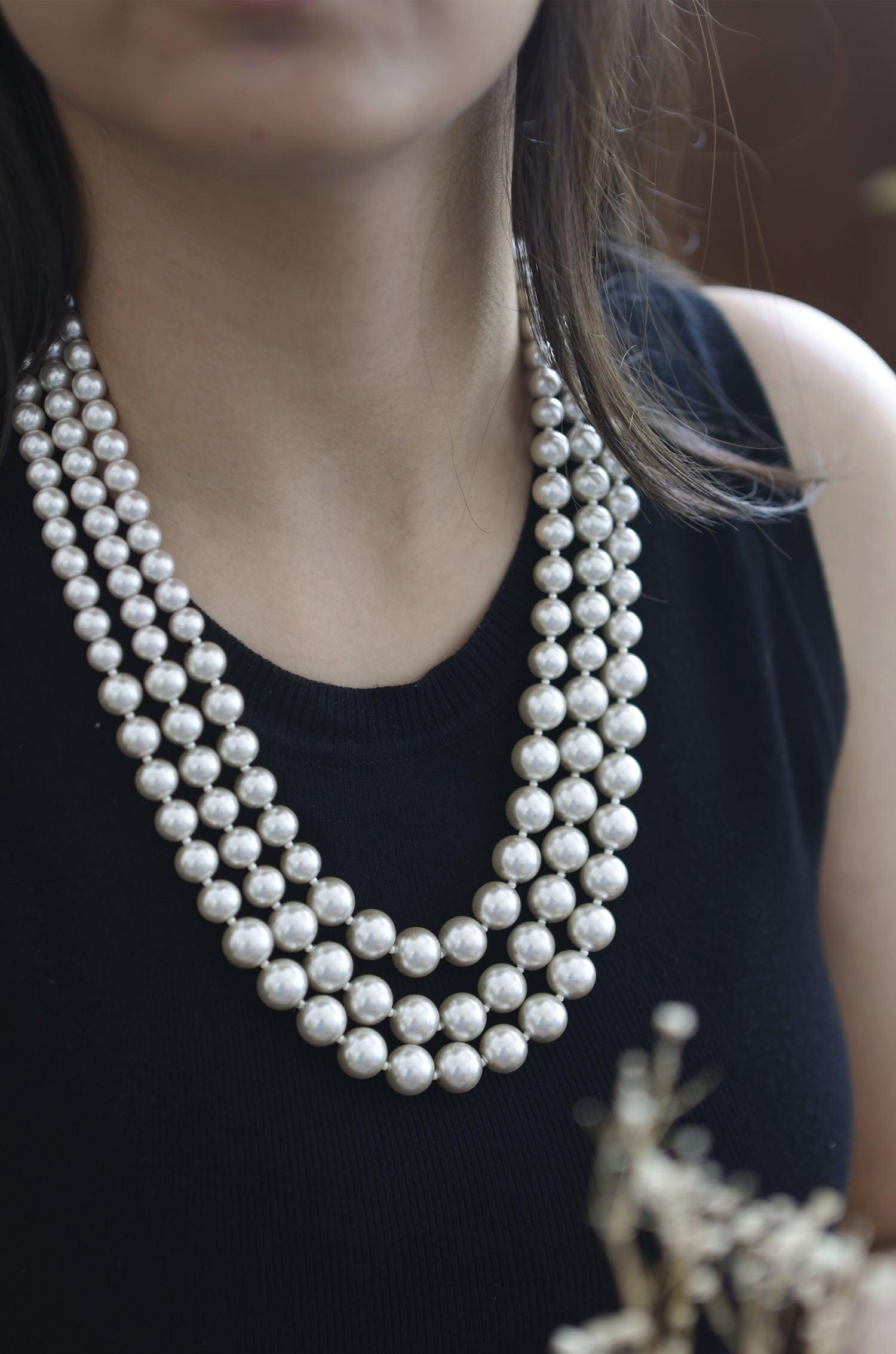 Off-White Pearl Cascade Necklace - Dyulokha