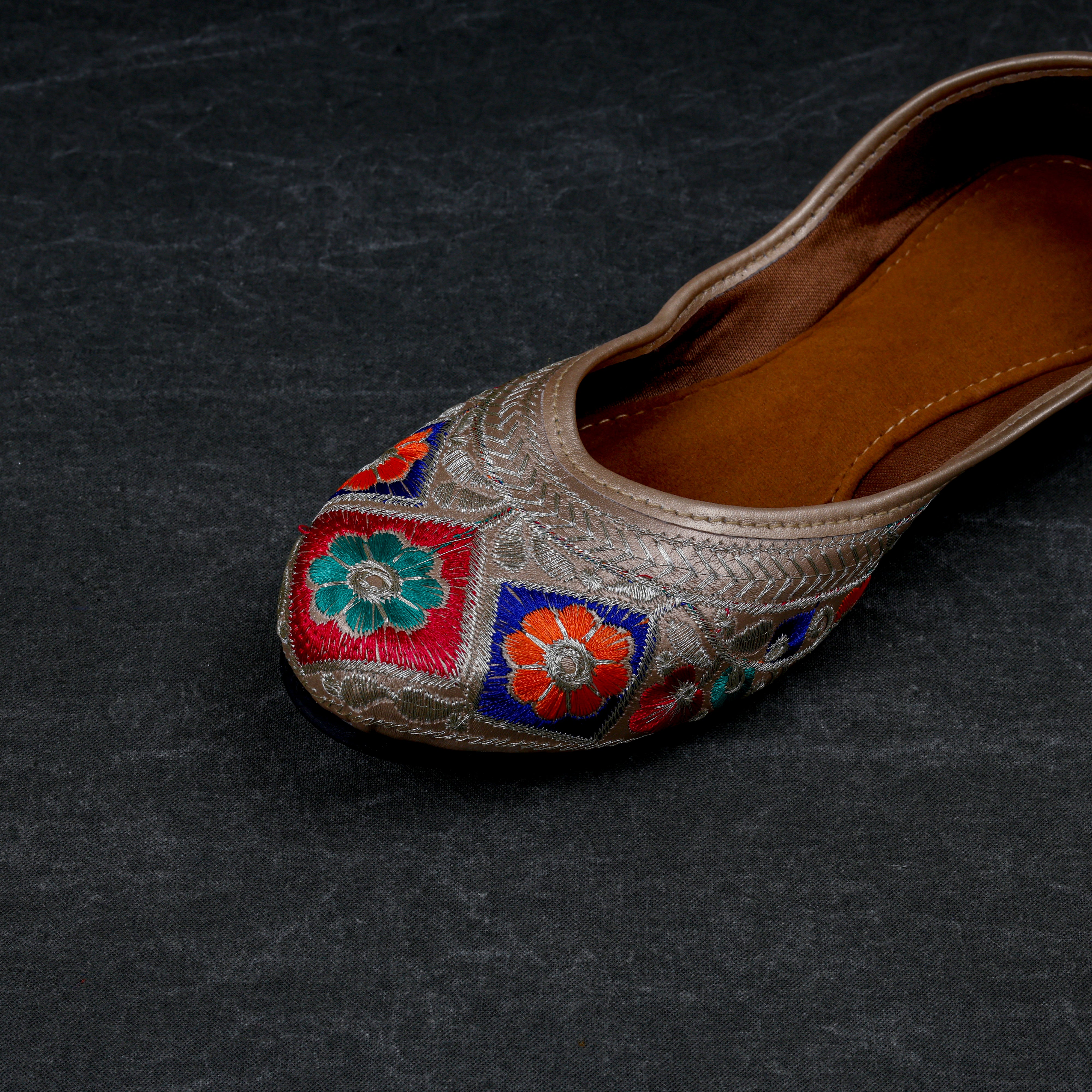 Soft Rexine Gold Round Toe Jutti