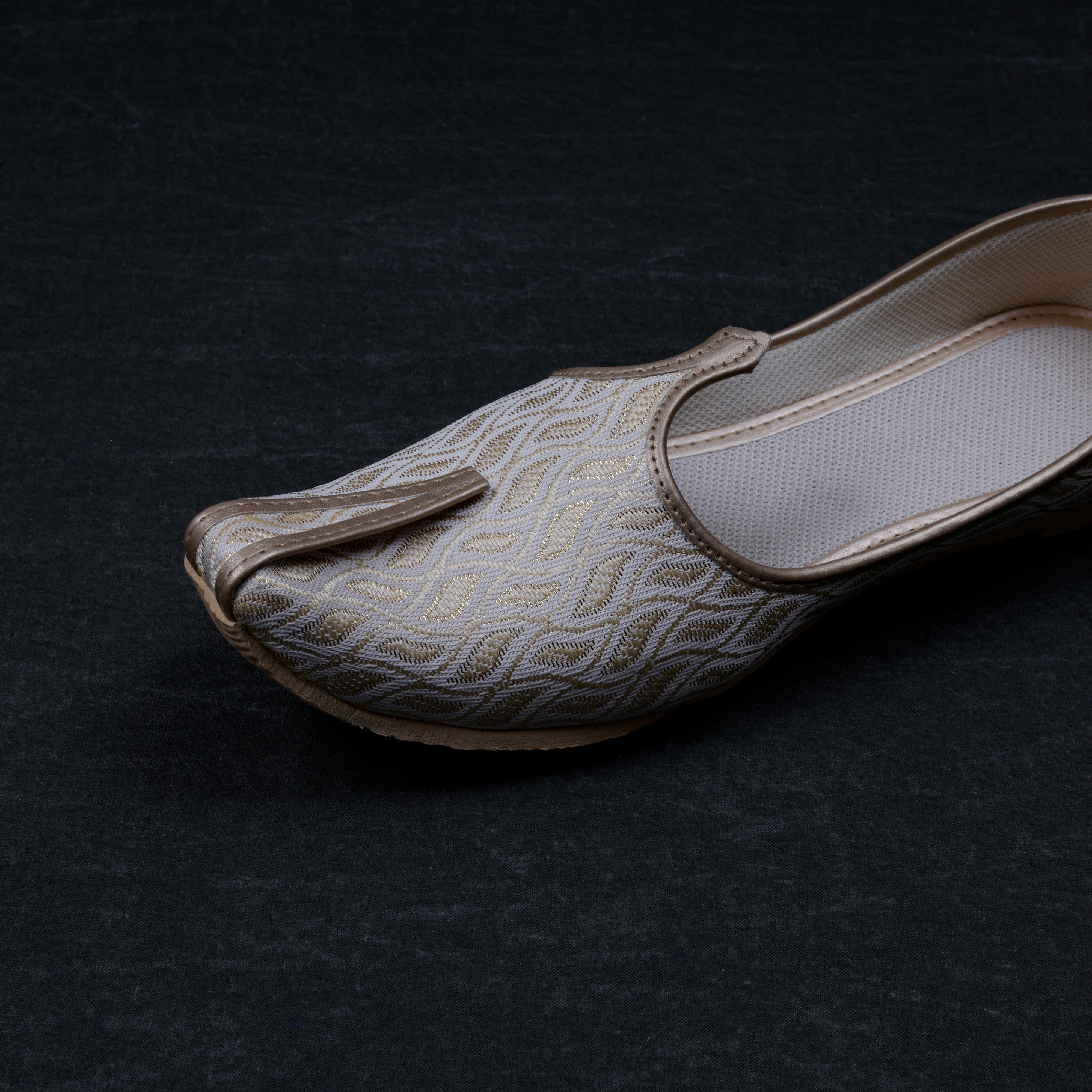 Off White Textured Artisan Mojari