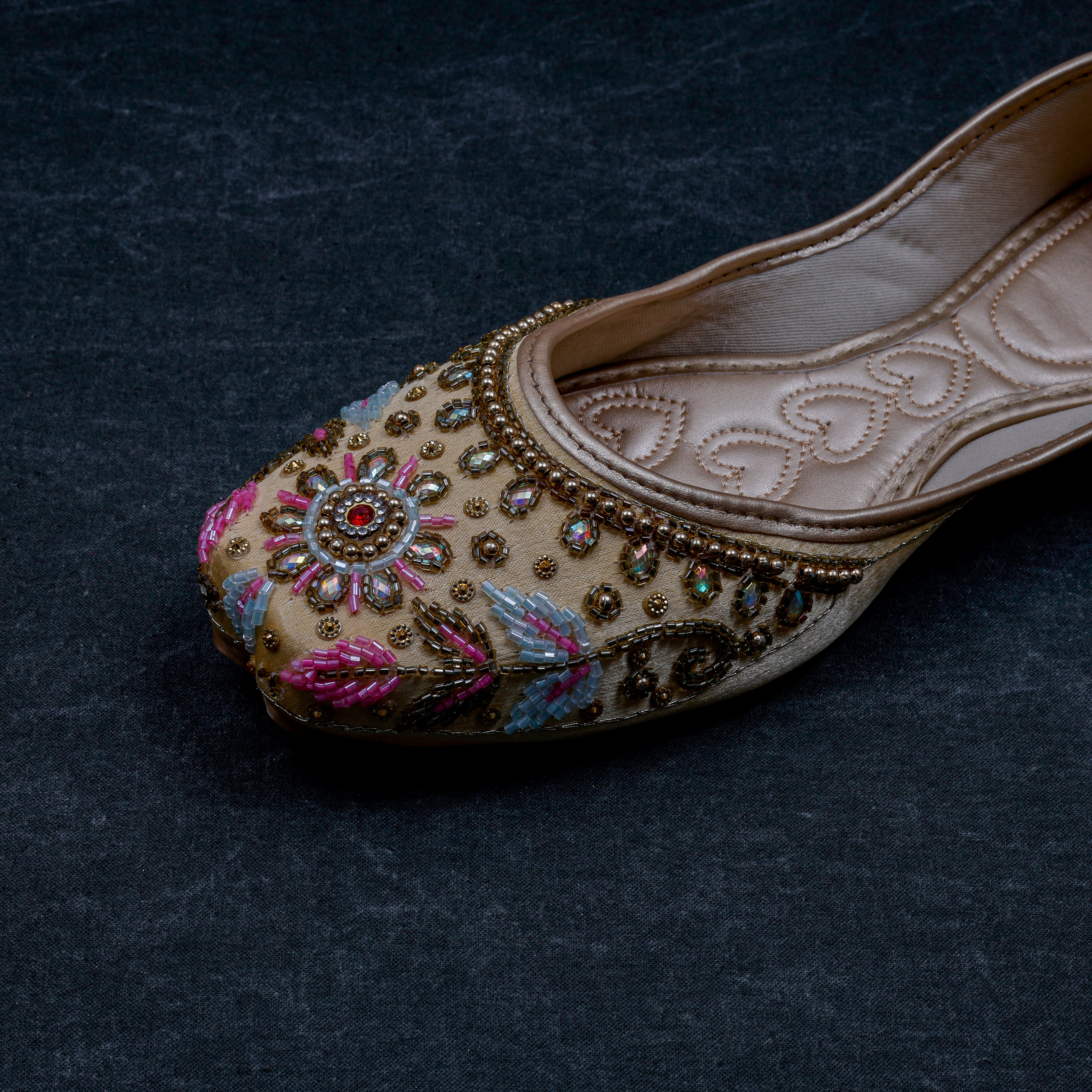 Gold Handcrafted Closed Toe Jutti