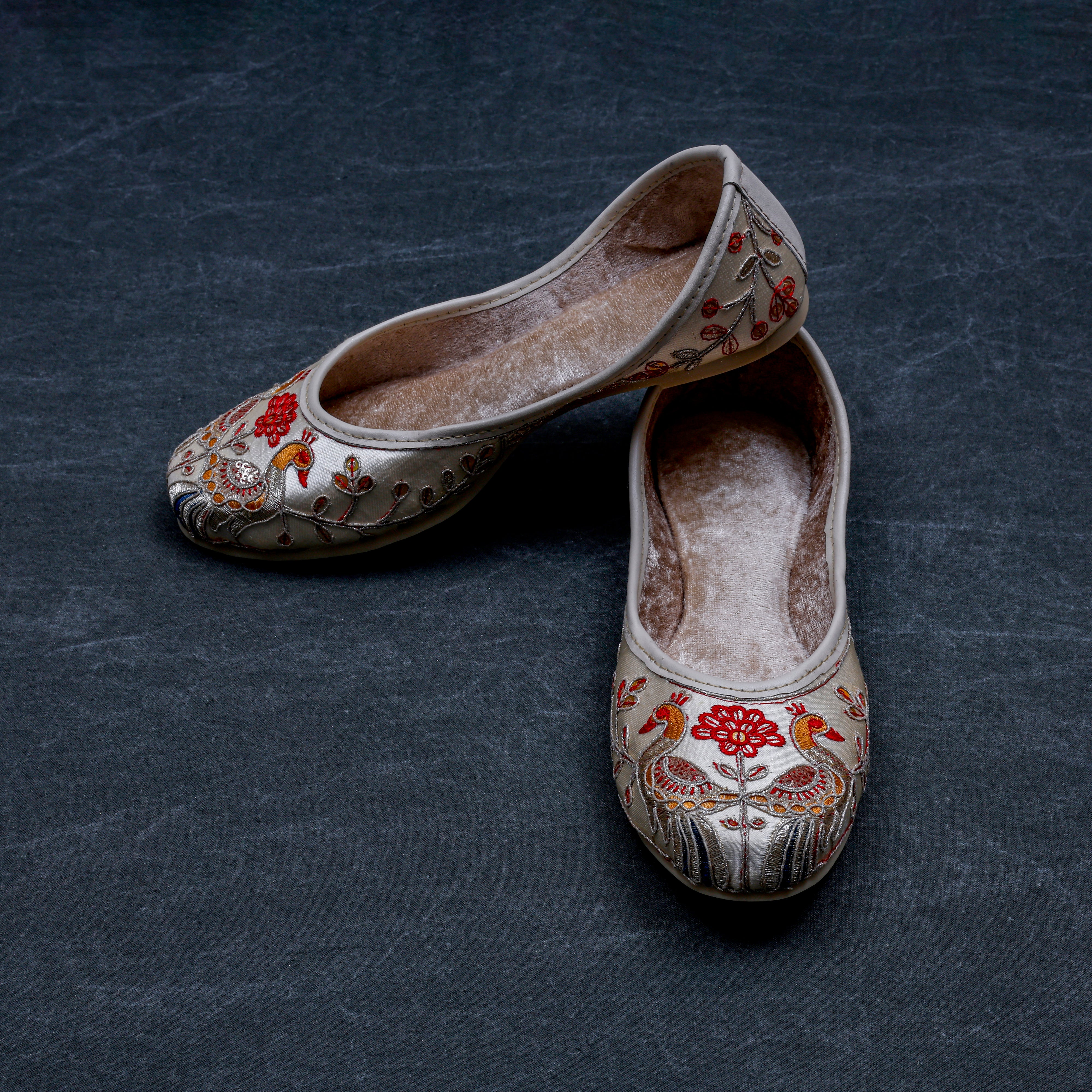 Off White Almond Fabric Ethnic Jutti