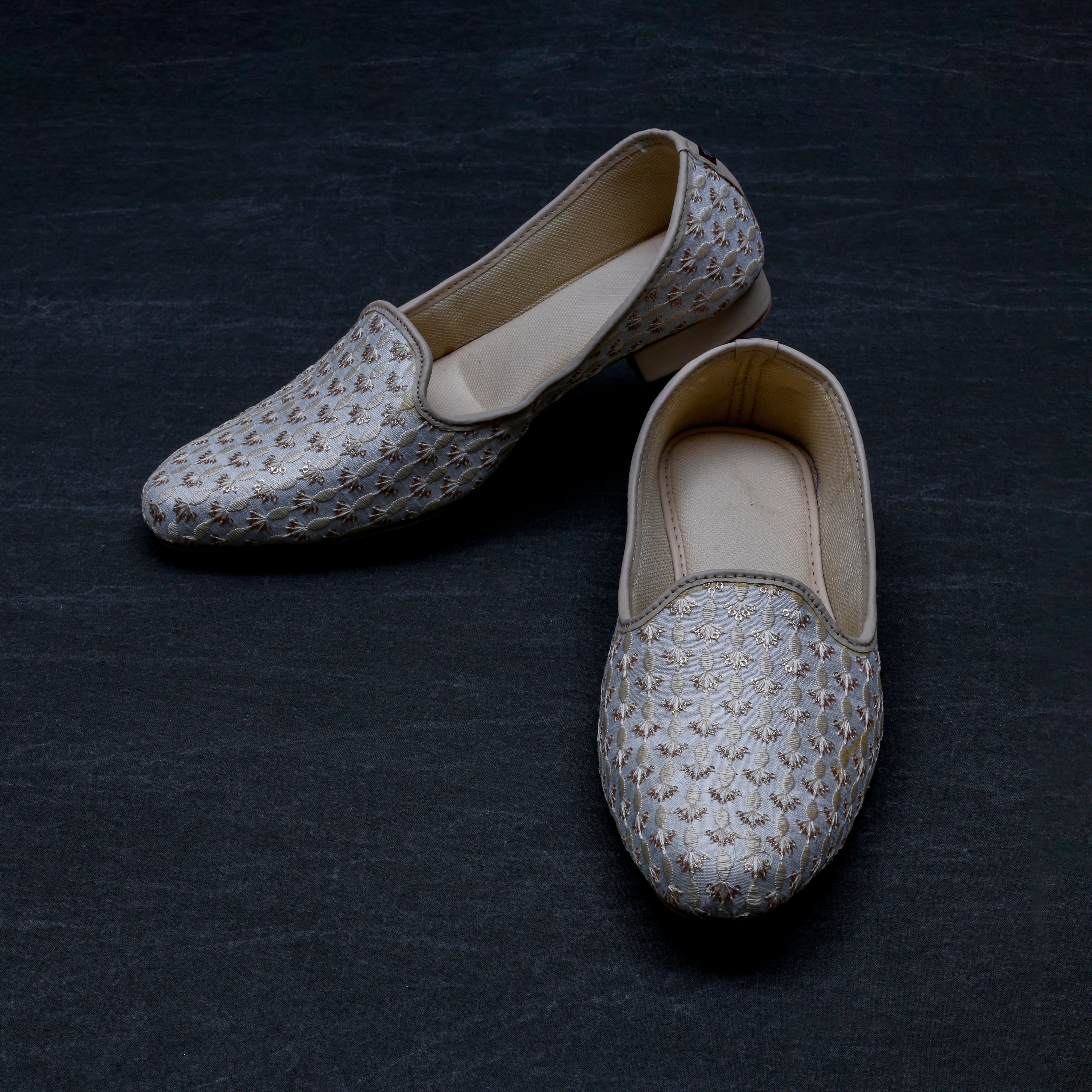 Cream Handcrafted Textured Ethnic Jutti