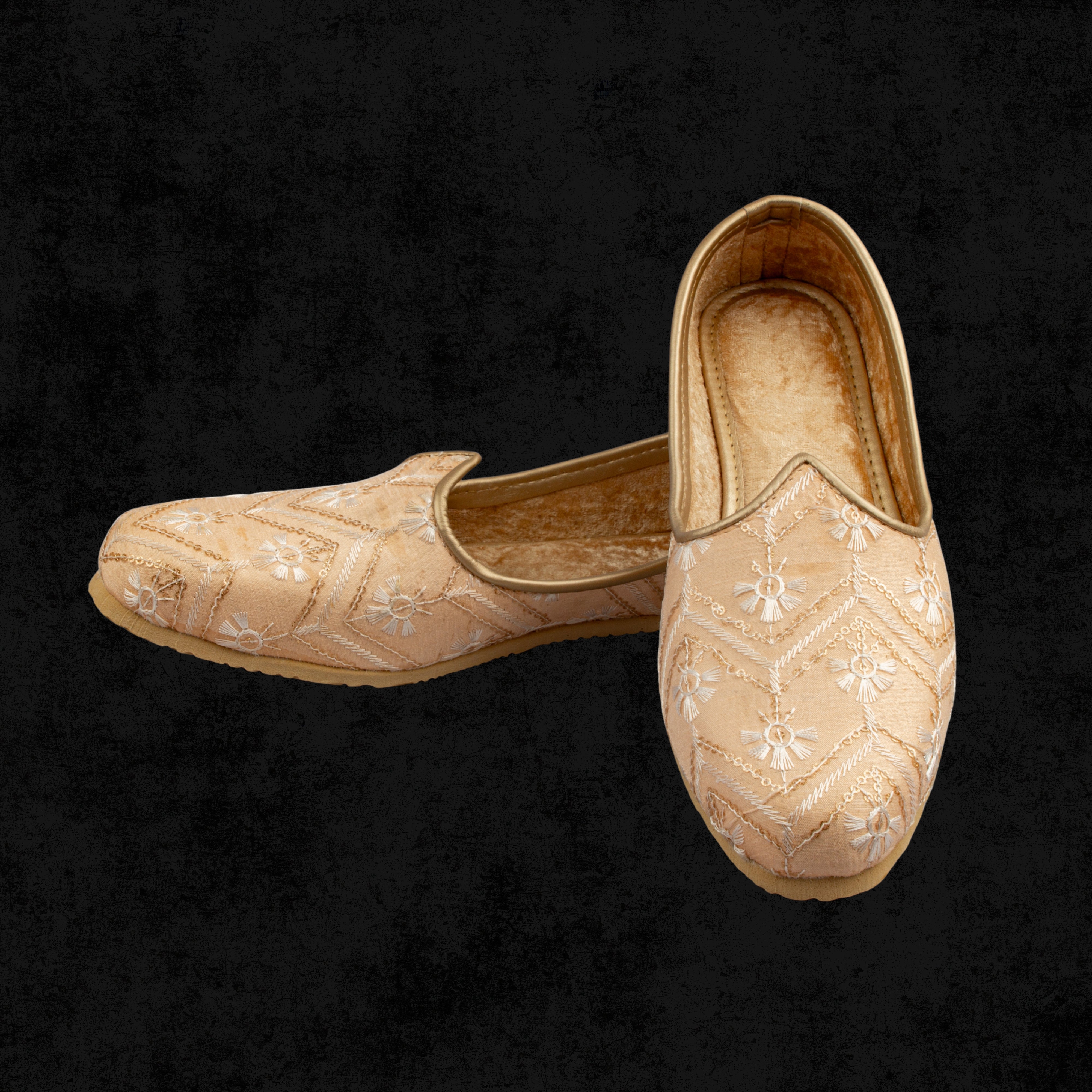 Peach Handcrafted Almond Shape Jutti