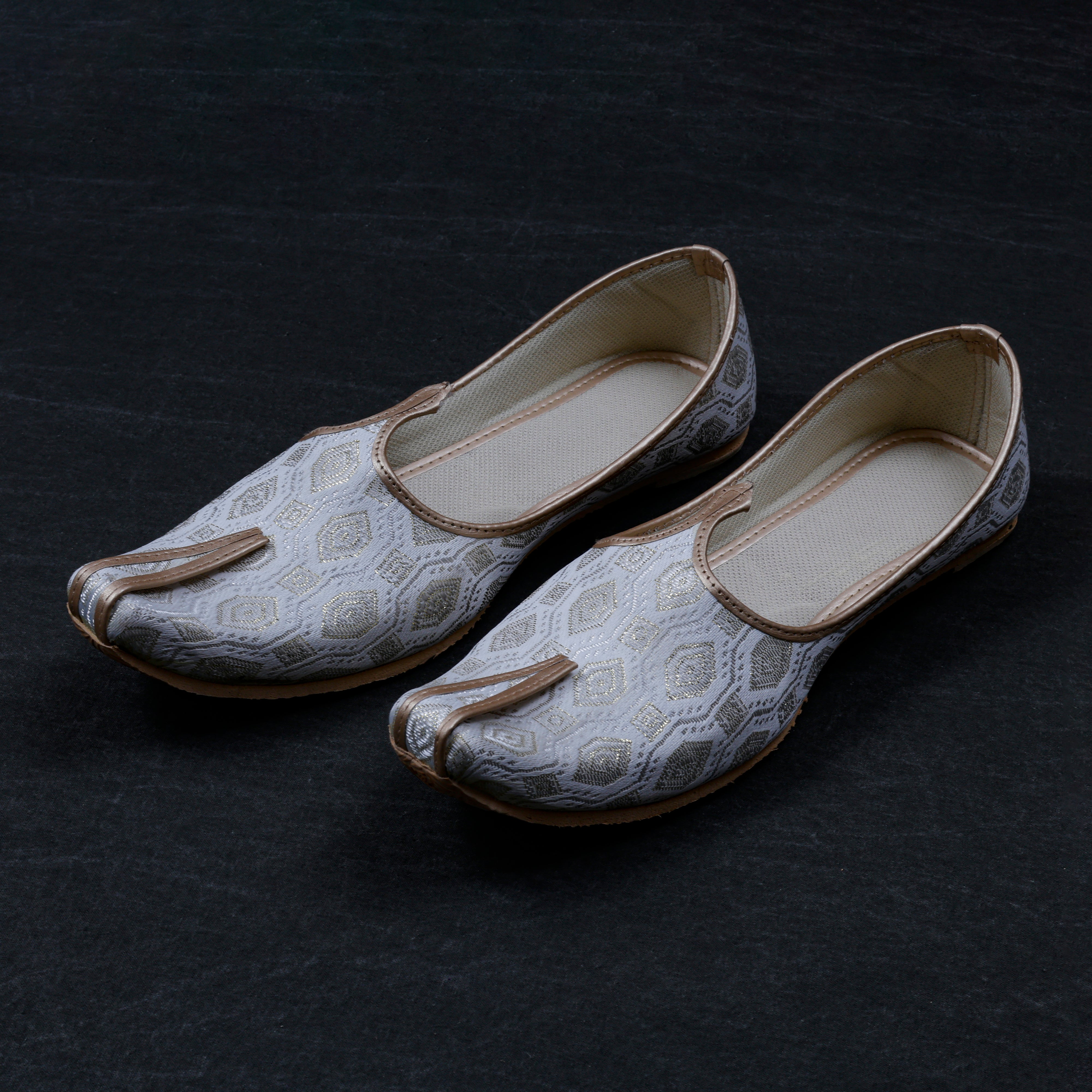 White Textured Handcrafted Mojari Flats