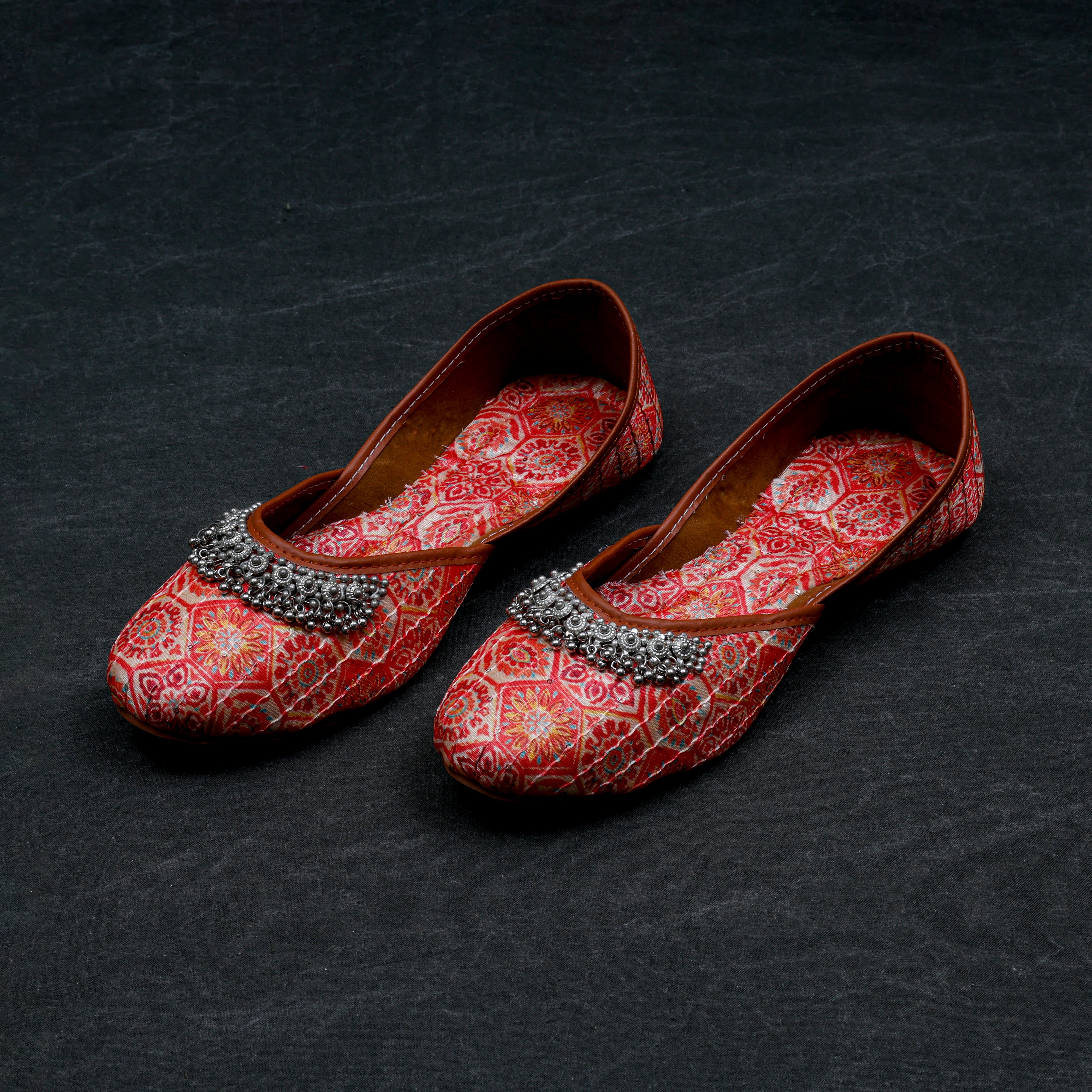 Textured Red Ethnic Jutti