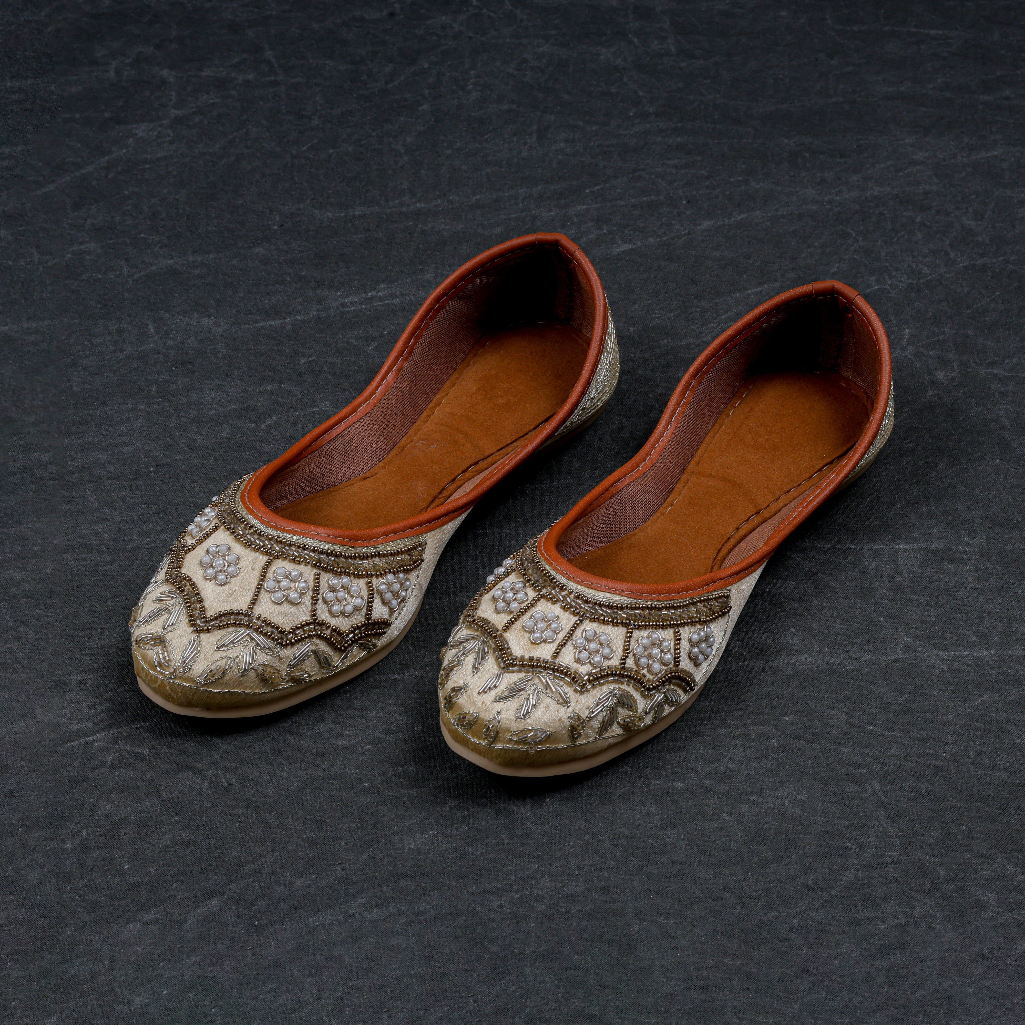 Handcrafted Gold Ethnic Jutti With Texture