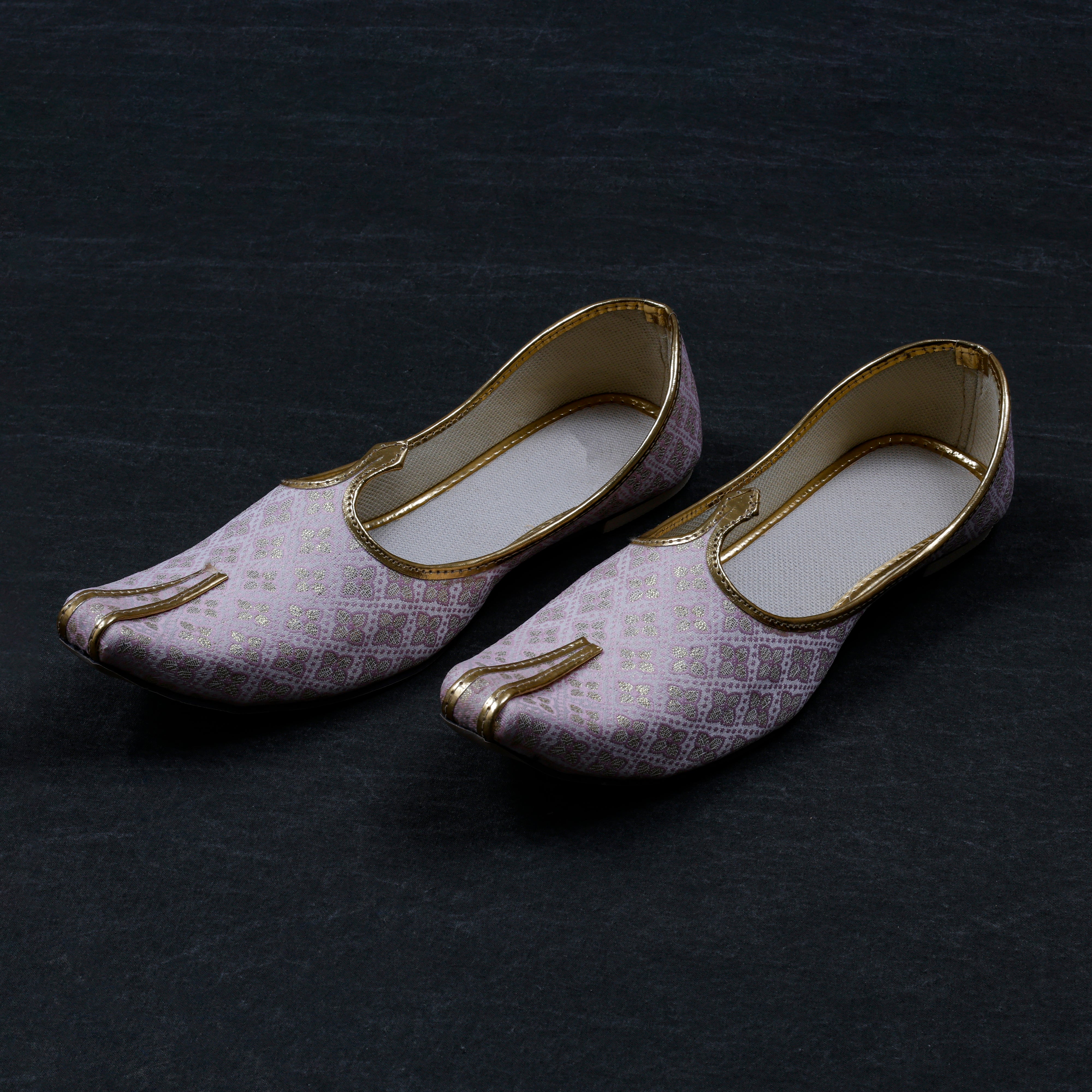 Textured Baby Pink Ethnic Mojari