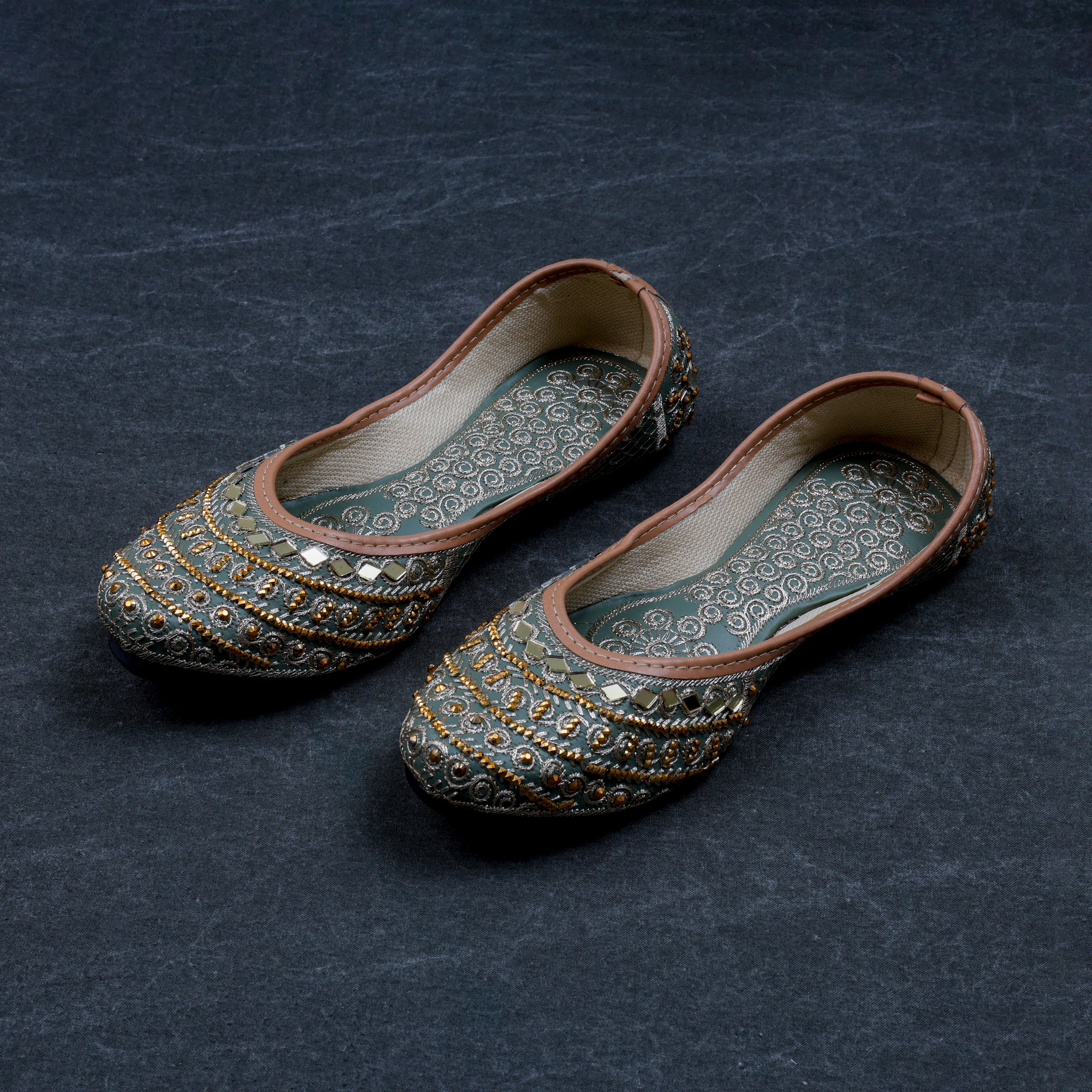 Green Two Tone Heritage Ethnic Jutti