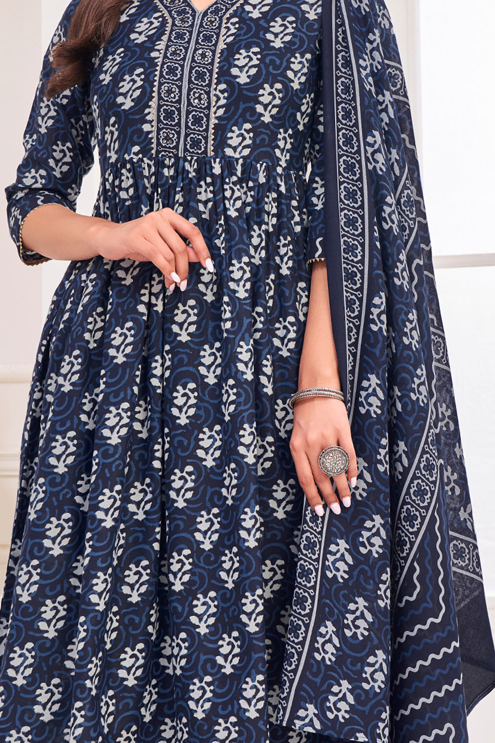 Cotton Thread Embroidered Kurta Set