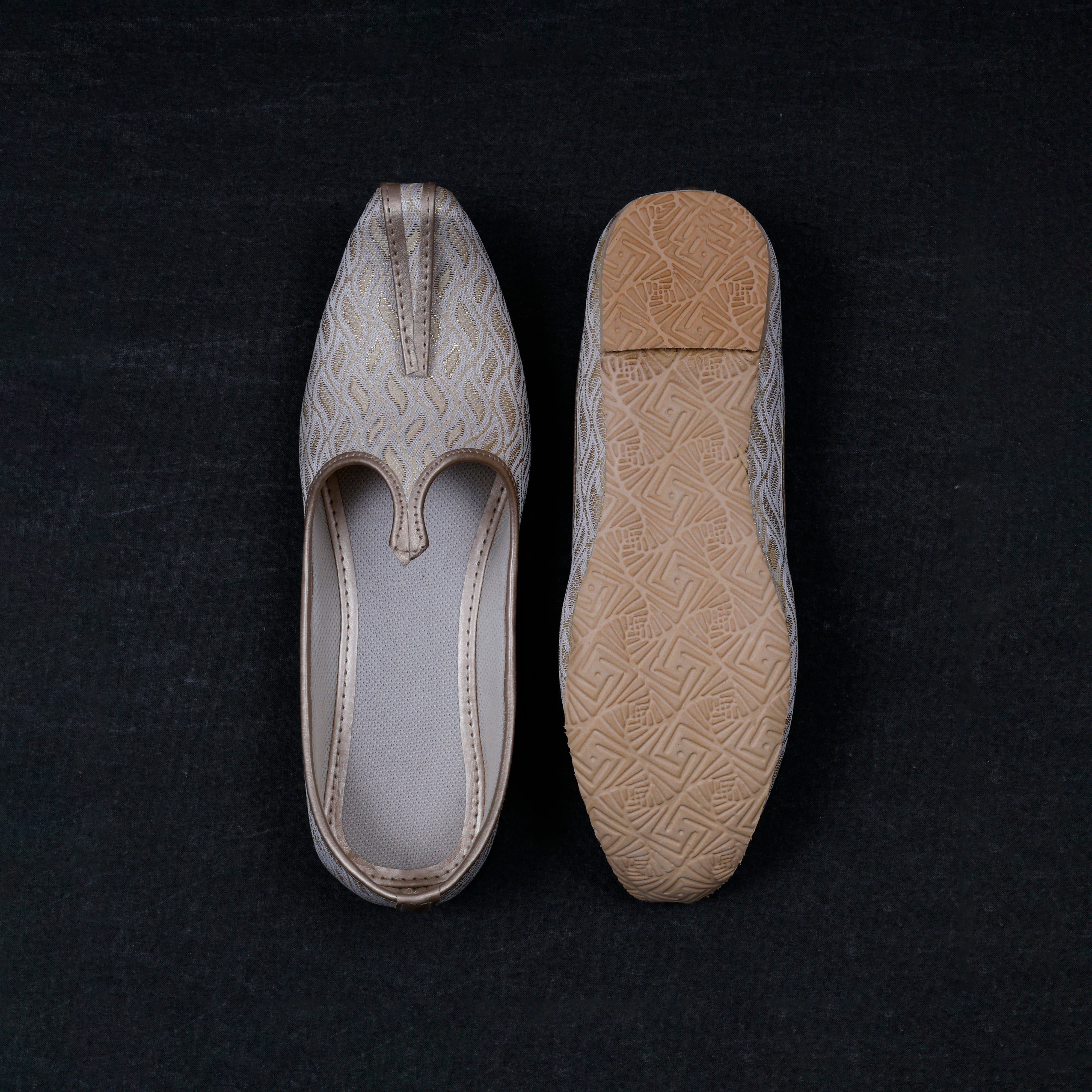 Off White Textured Artisan Mojari