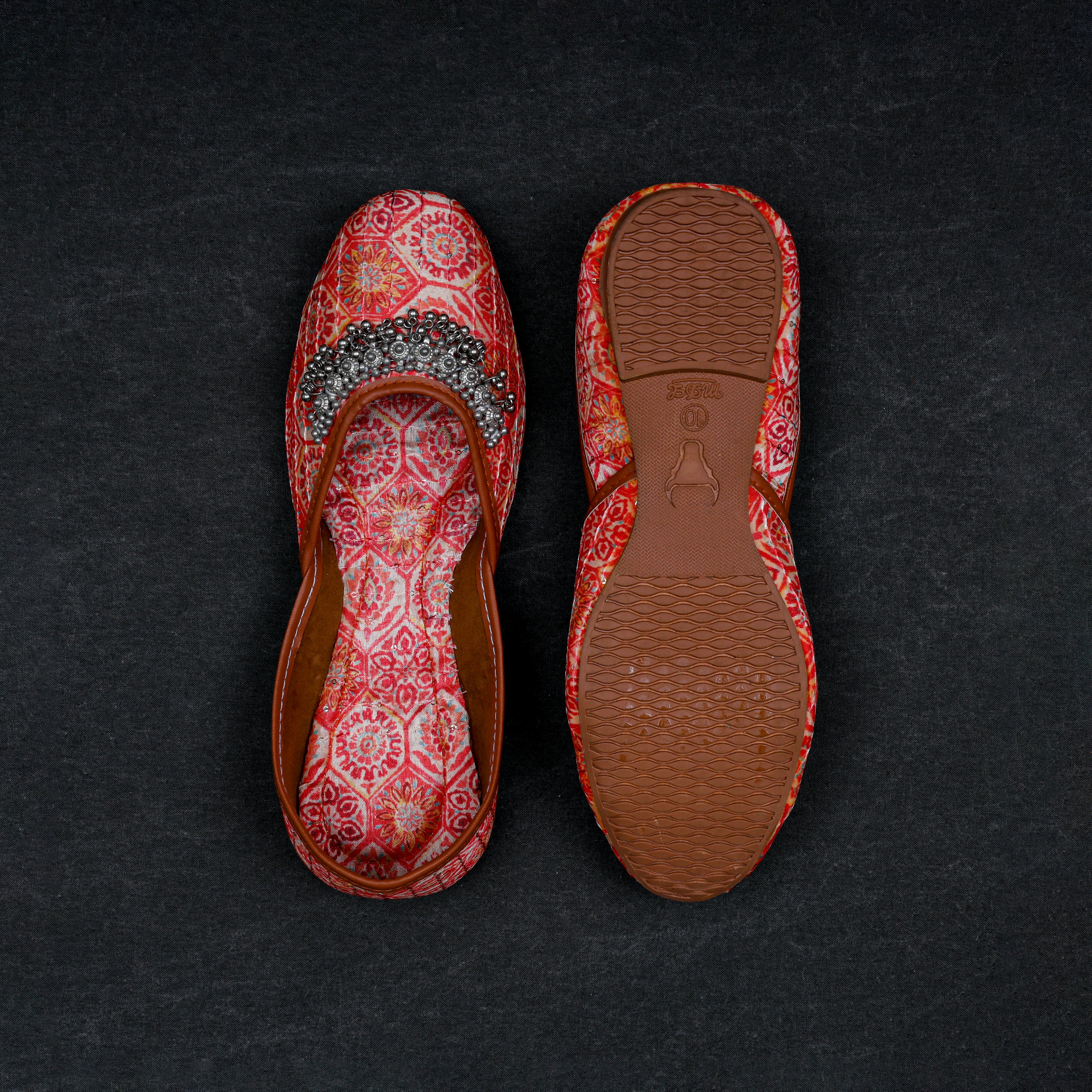 Textured Red Ethnic Jutti