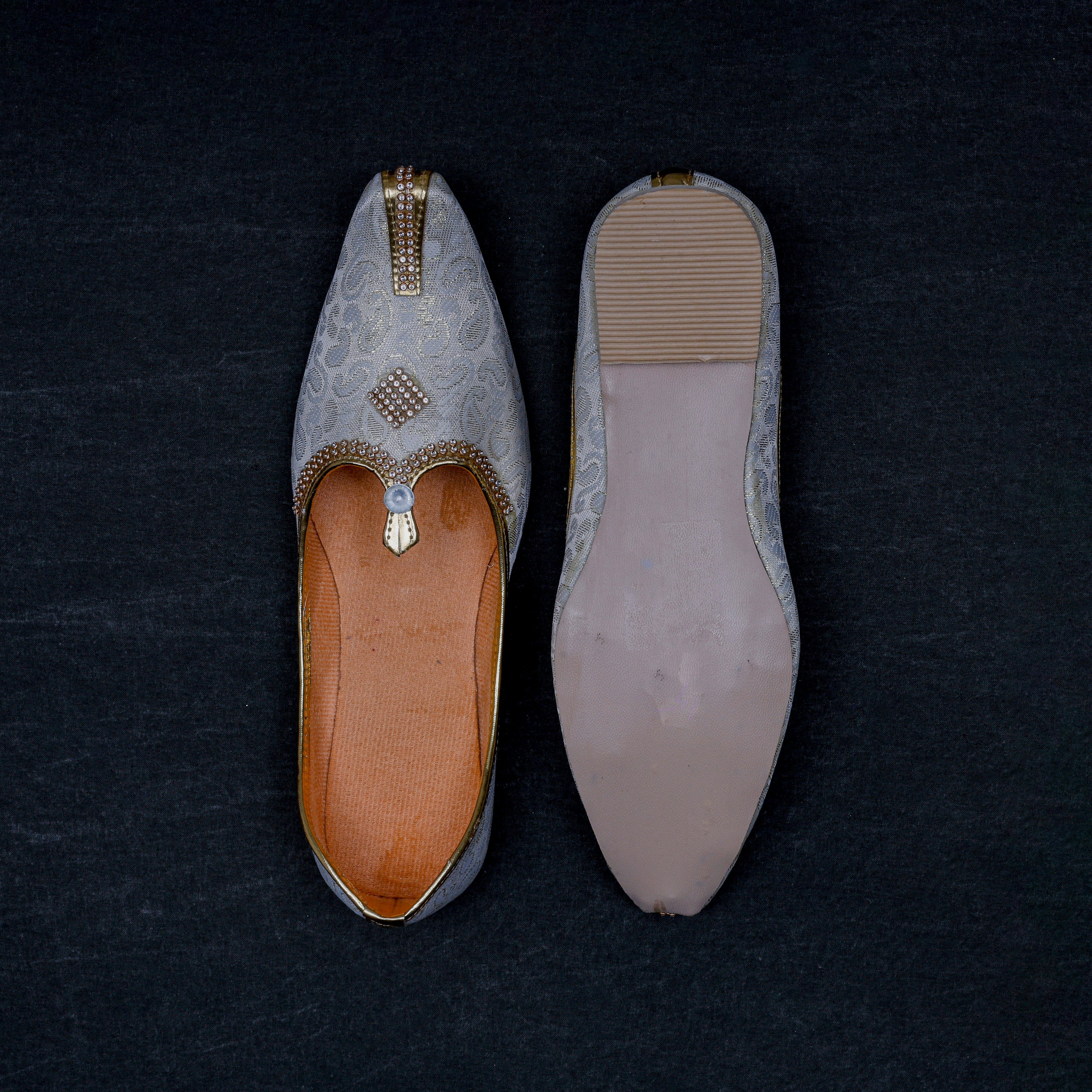 Cream Textured Artisan Ethnic Mojari
