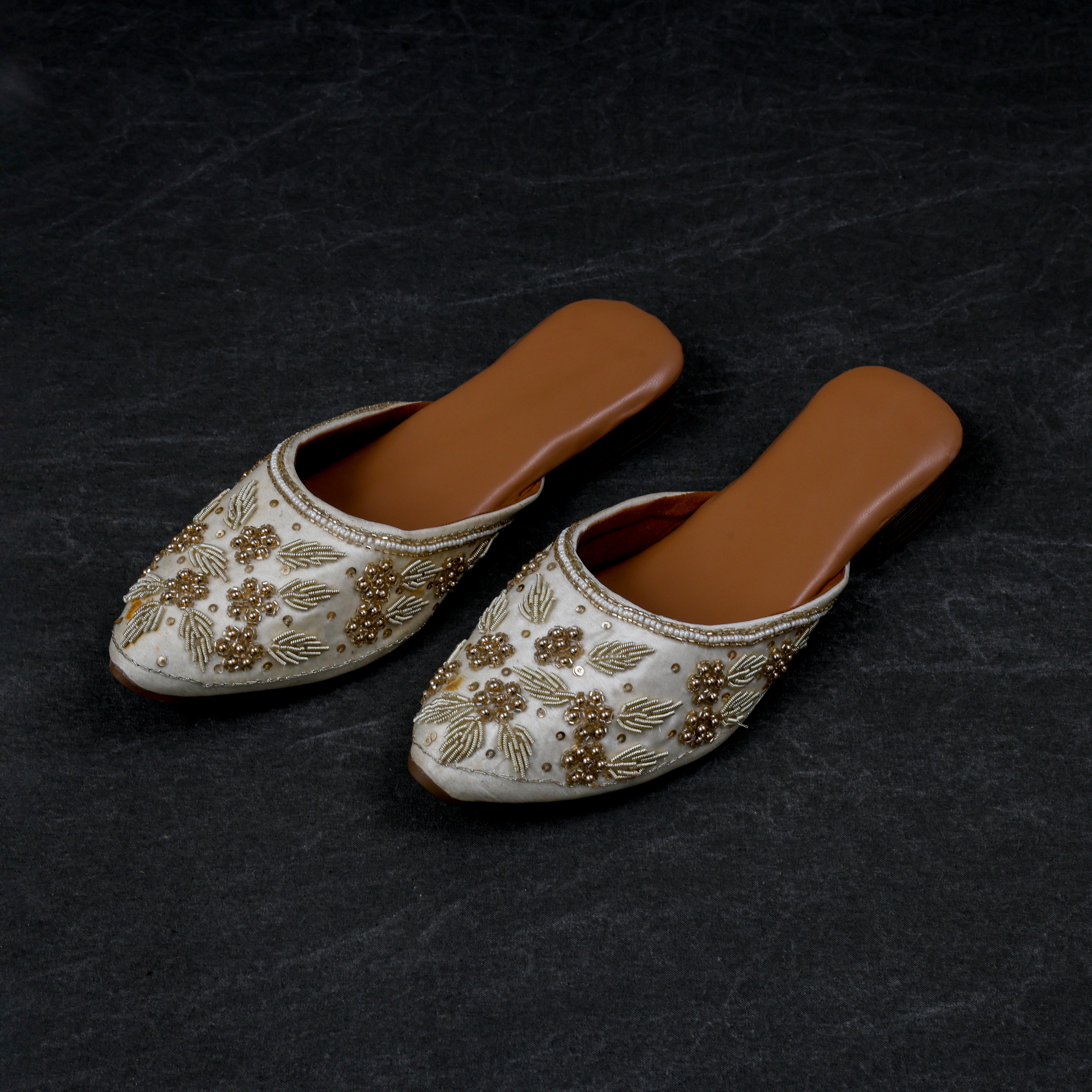 Cream Textured Fabric Pointed Mules