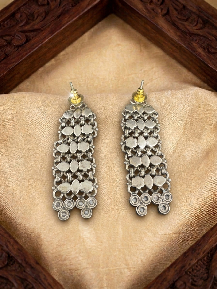Pearl Sway Danglers