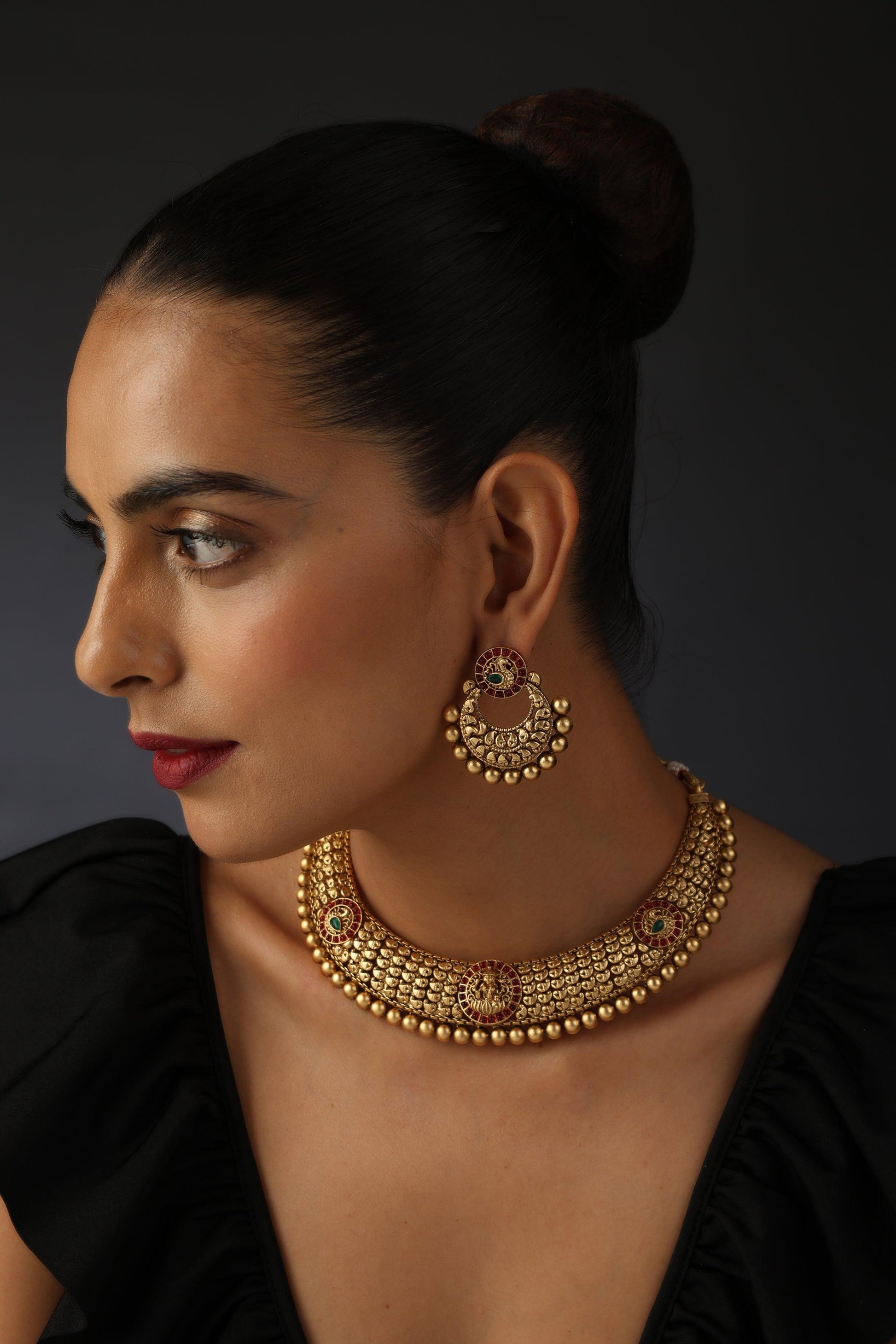 Scarlet Splendor Temple Choker Set - Dyulokha