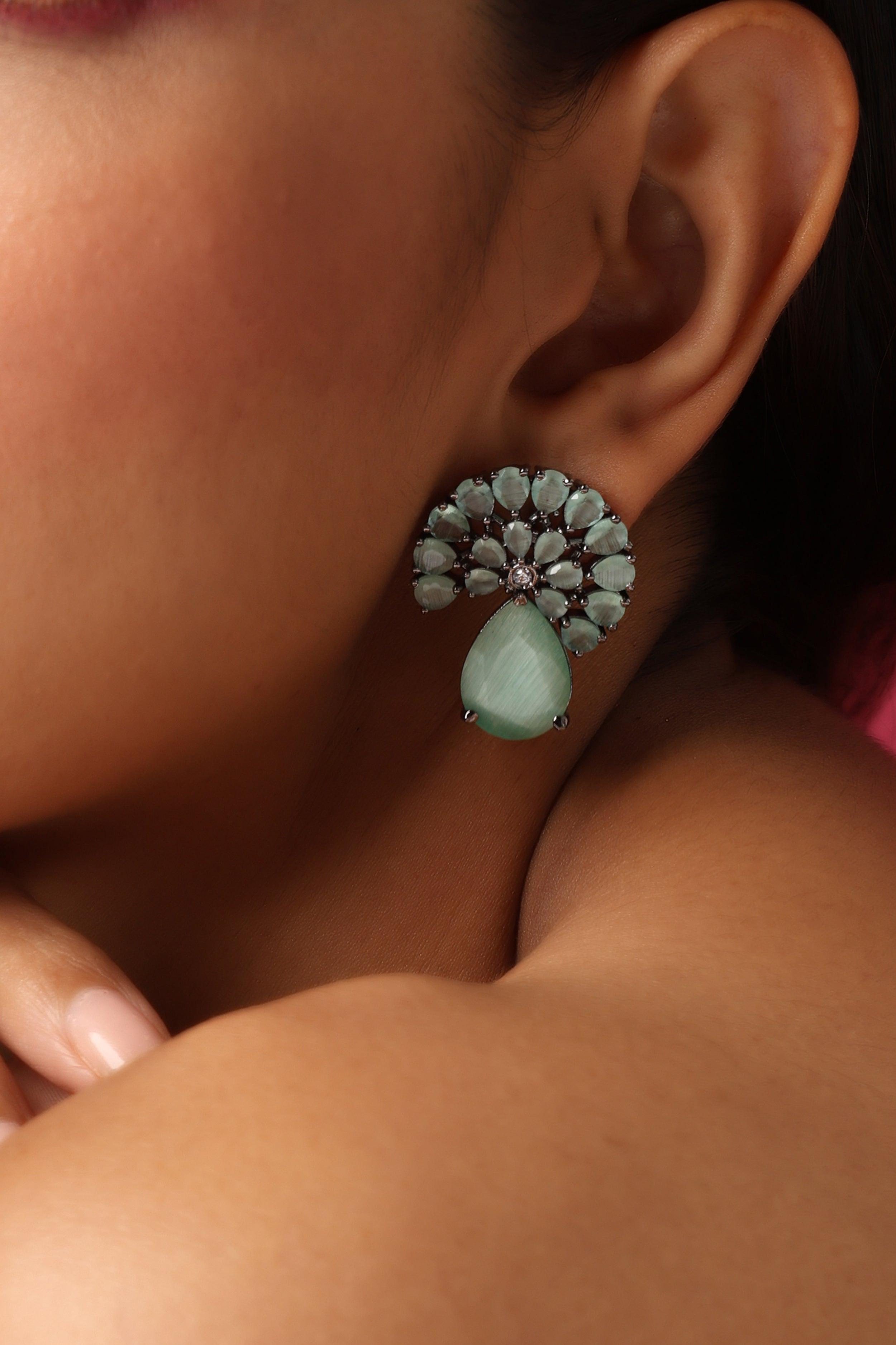Emerald Glimmer Zirconia Earrings - Dyulokha