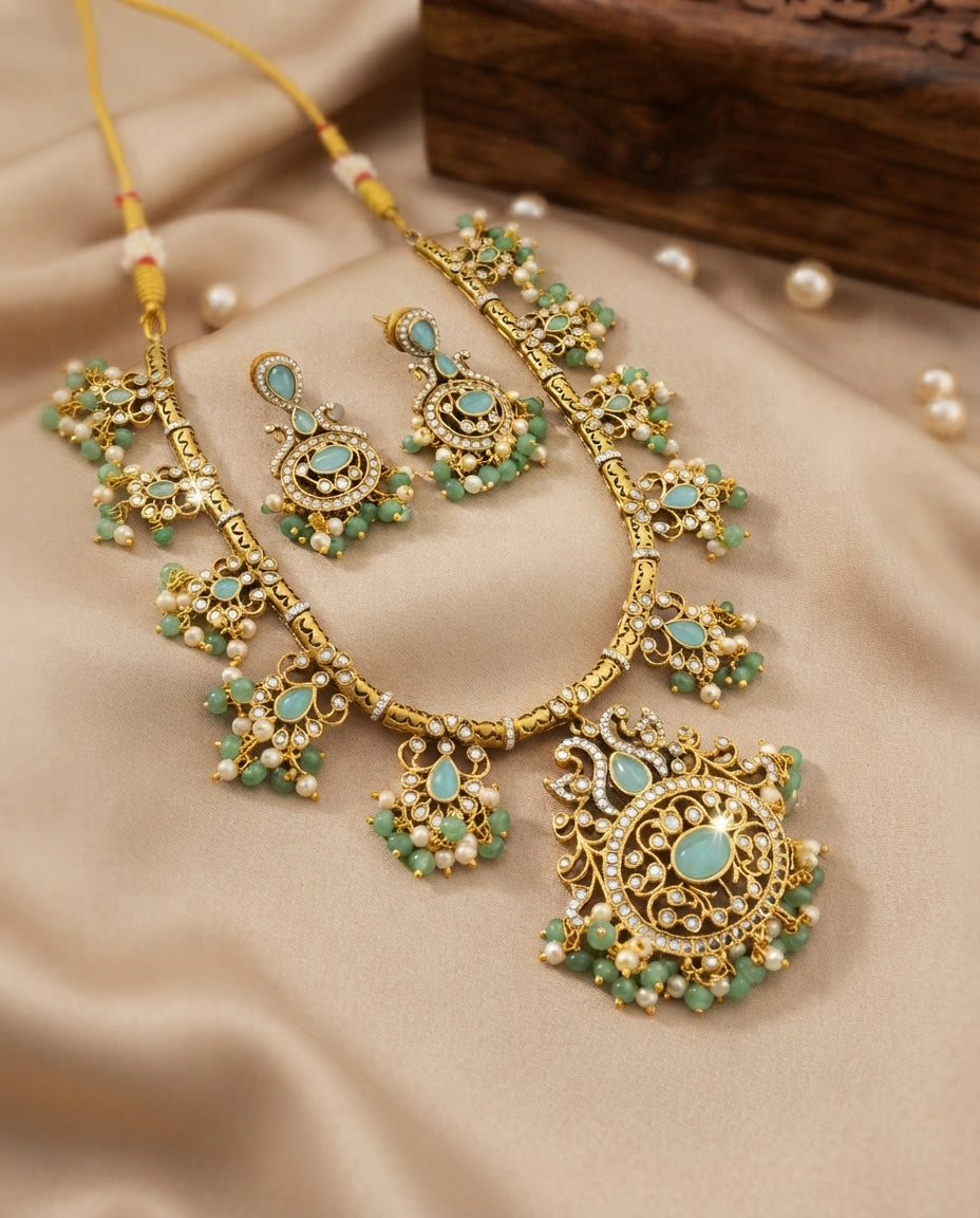 Graceful Green Stone Kante Necklace Set