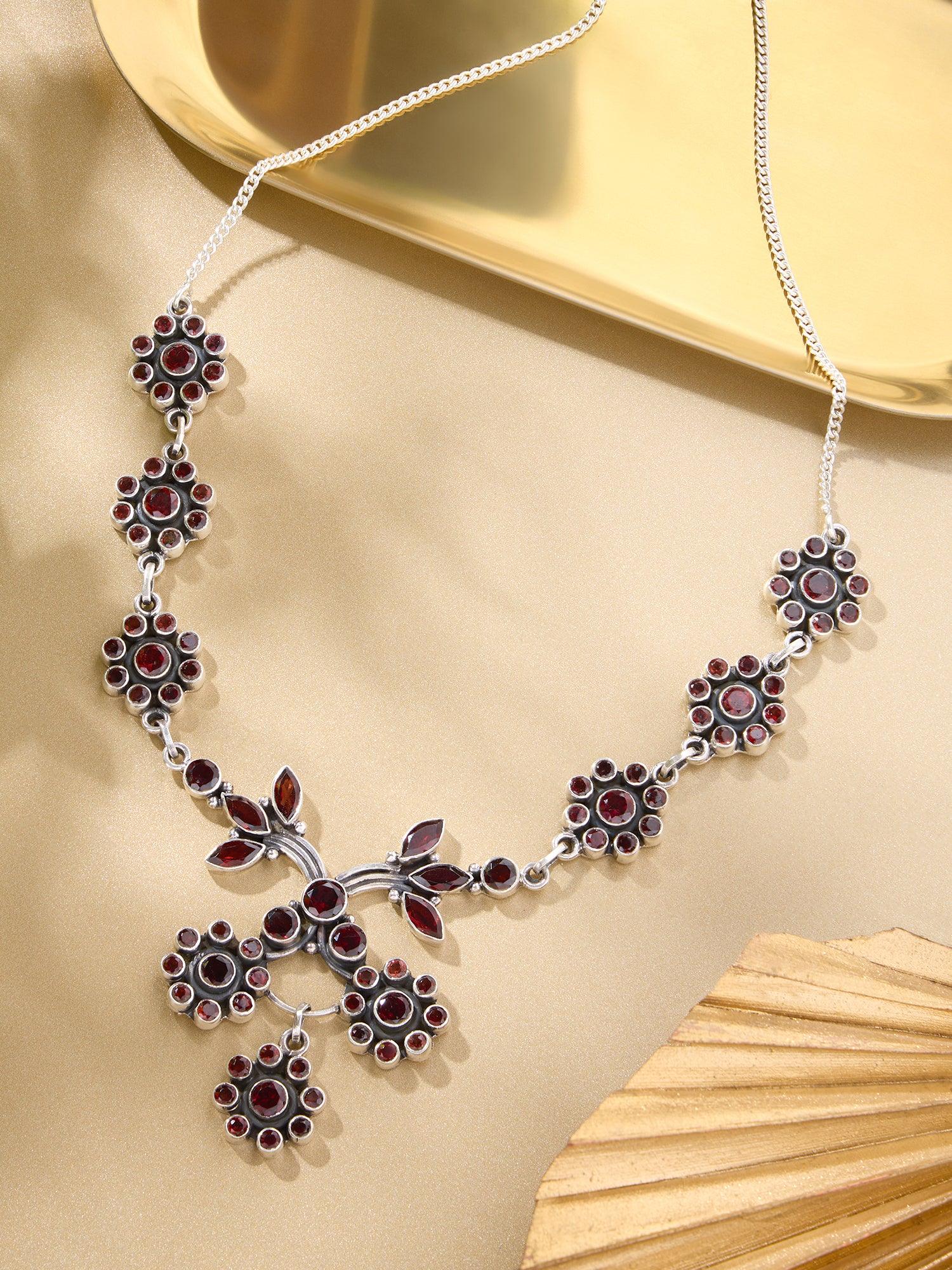 Petal Perfection Flowery Garnet Necklace - Dyulokha
