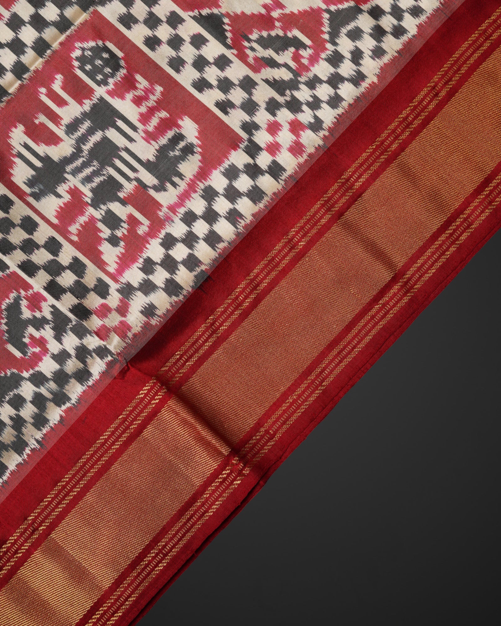 Cream Handwoven Pochampally Silk Saree