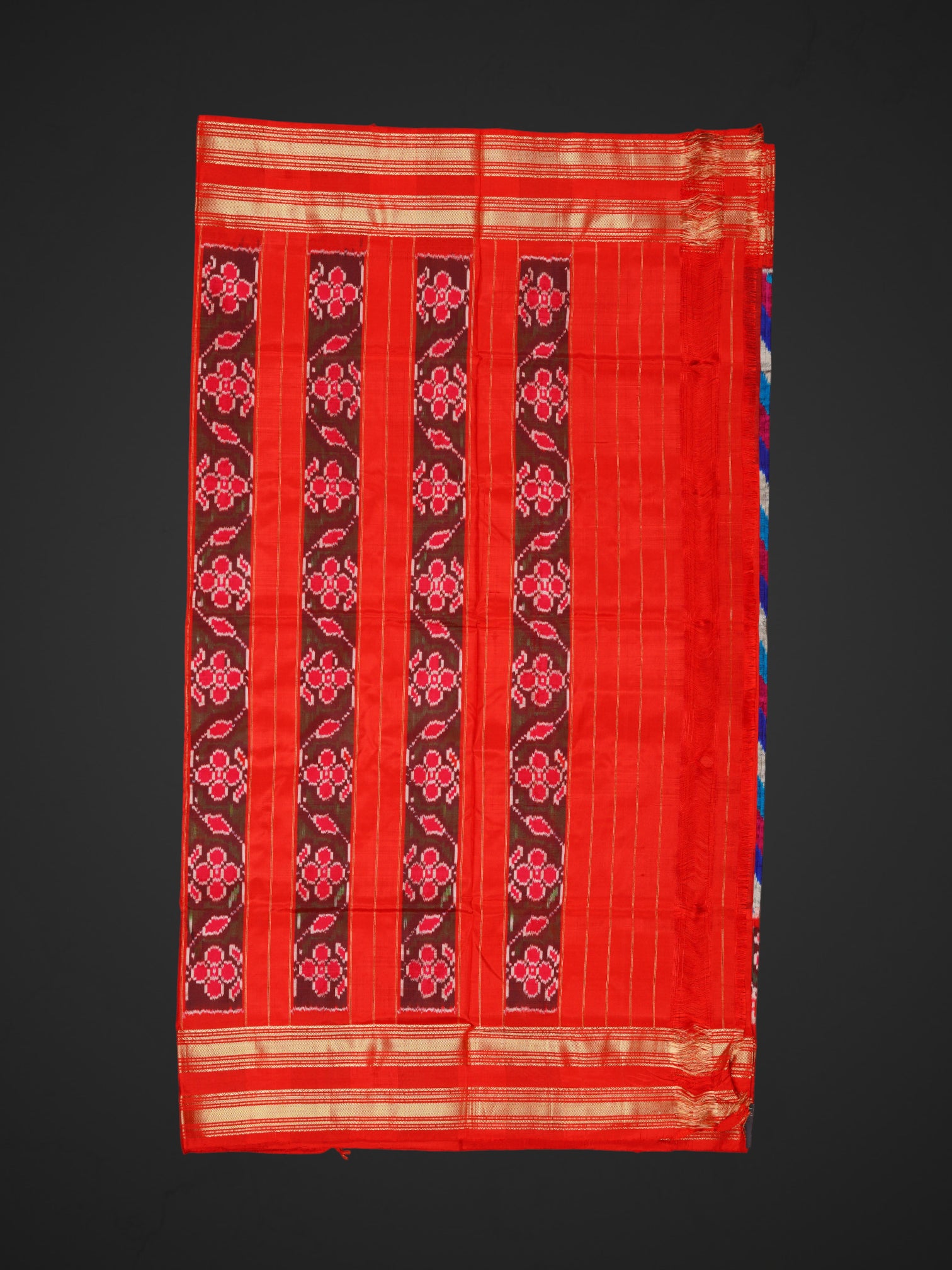 Zigzag Pattern Pochampally Silk Saree